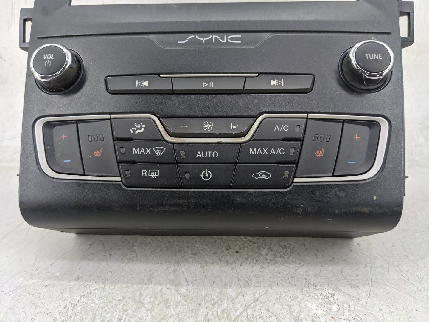 2020 Ford Fusion Radio AM FM Cd Player Receiver Replacement P/N:KS7T-18E245-CHE KS7Z18842T Fits OEM Used Auto Parts - Oemuse