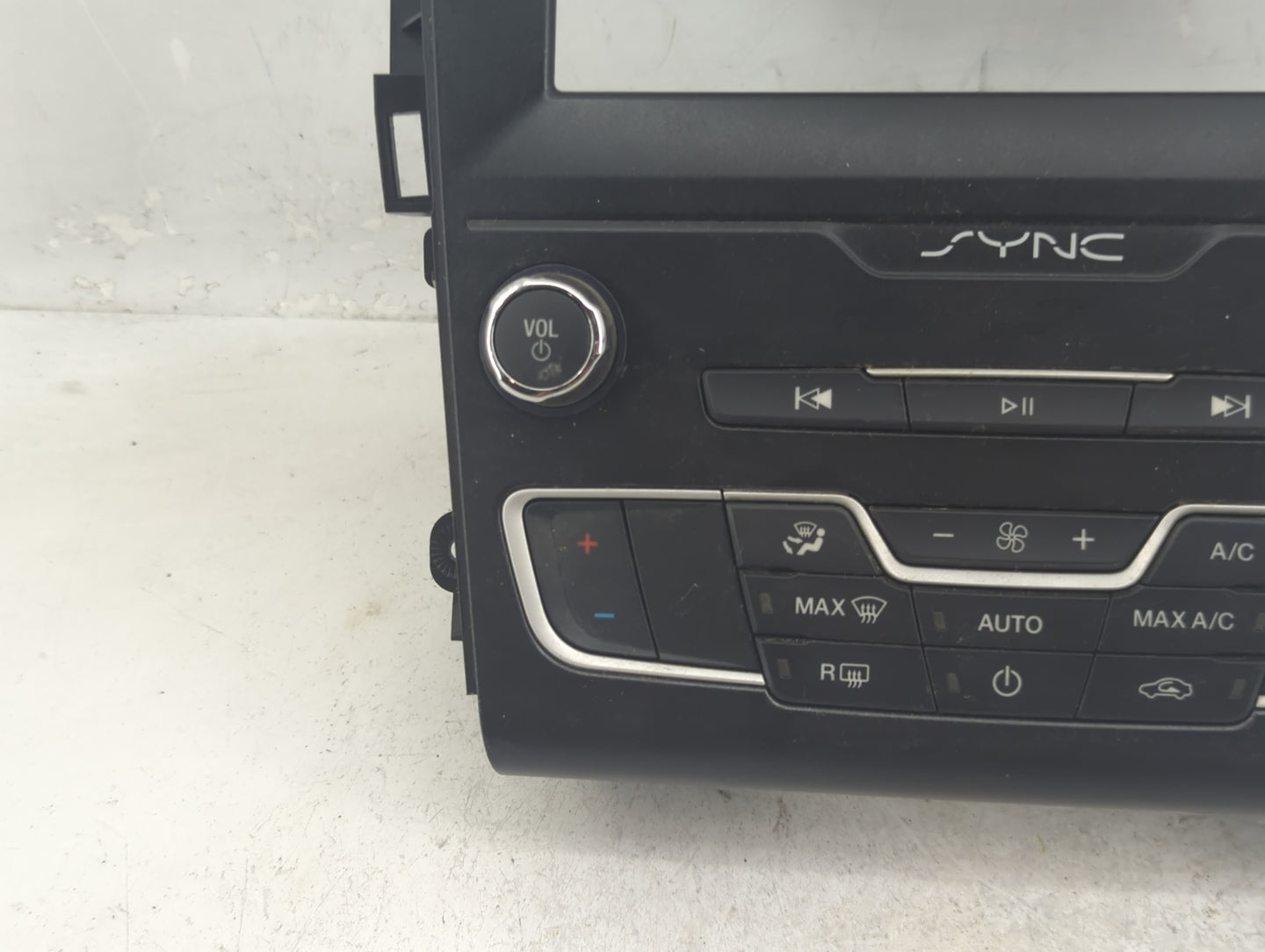 2017-2020 Ford Fusion Radio Control Panel - Oemusedautoparts1.com