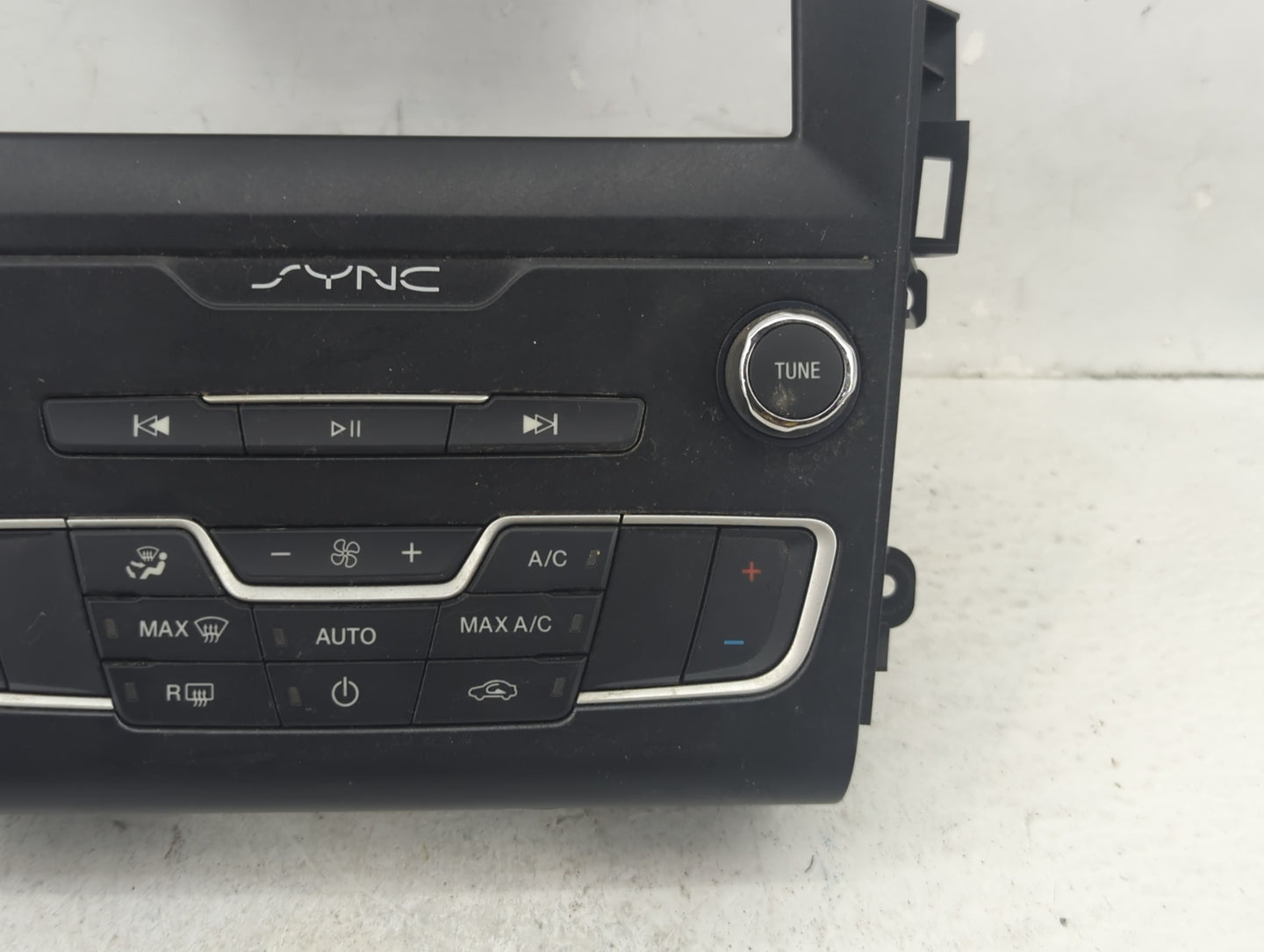 2017-2020 Ford Fusion Radio Control Panel - Oemusedautoparts1.com