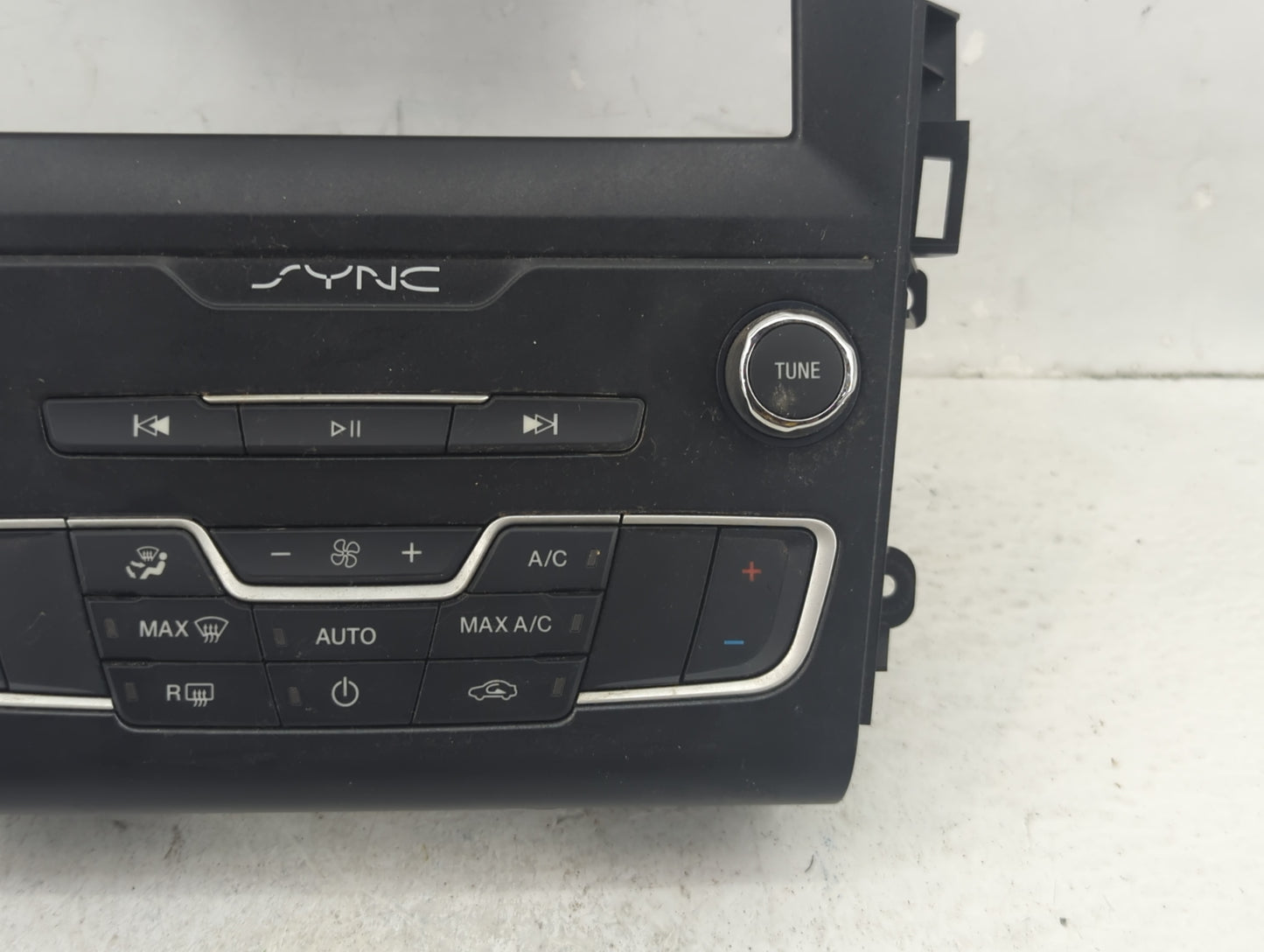 2017-2020 Ford Fusion Radio Control Panel - Oemusedautoparts1.com