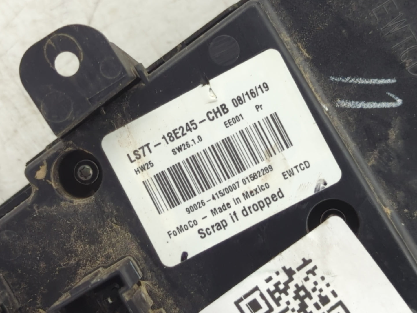 2017-2020 Ford Fusion Radio AM FM Cd Player Receiver Replacement P/N:LS7T-18E245-CHB Fits Fits 2017 2018 2019 2020 OEM Used 