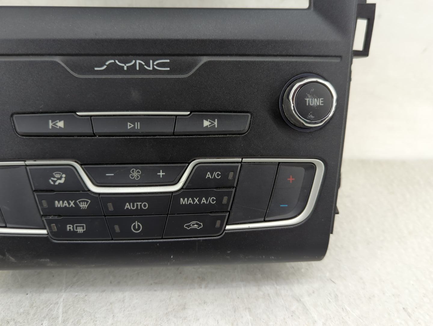 2017-2020 Ford Fusion Radio AM FM Cd Player Receiver Replacement P/N:LS7T-18E245-CGB Fits Fits 2017 2018 2019 2020 OEM Used 
