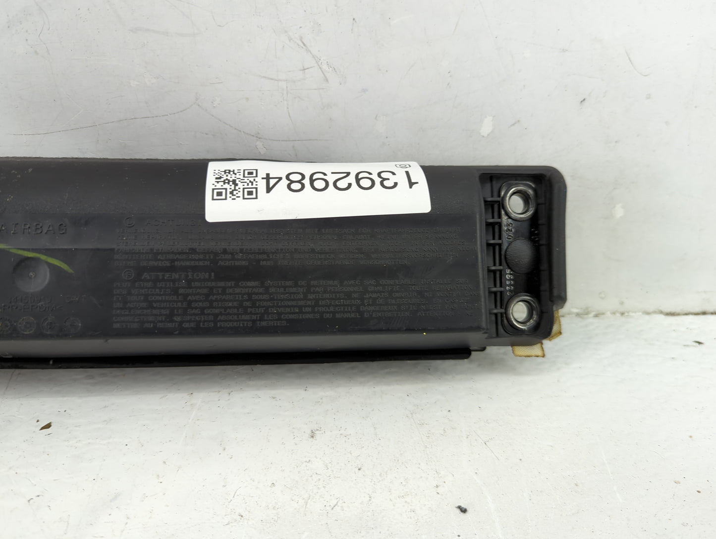 2020 Ford Fusion Air Bag Passenger Right Knee OEM P/N:DG9354045J76BD3JA6 Fits OEM Used Auto Parts - Oemusedautoparts1.com