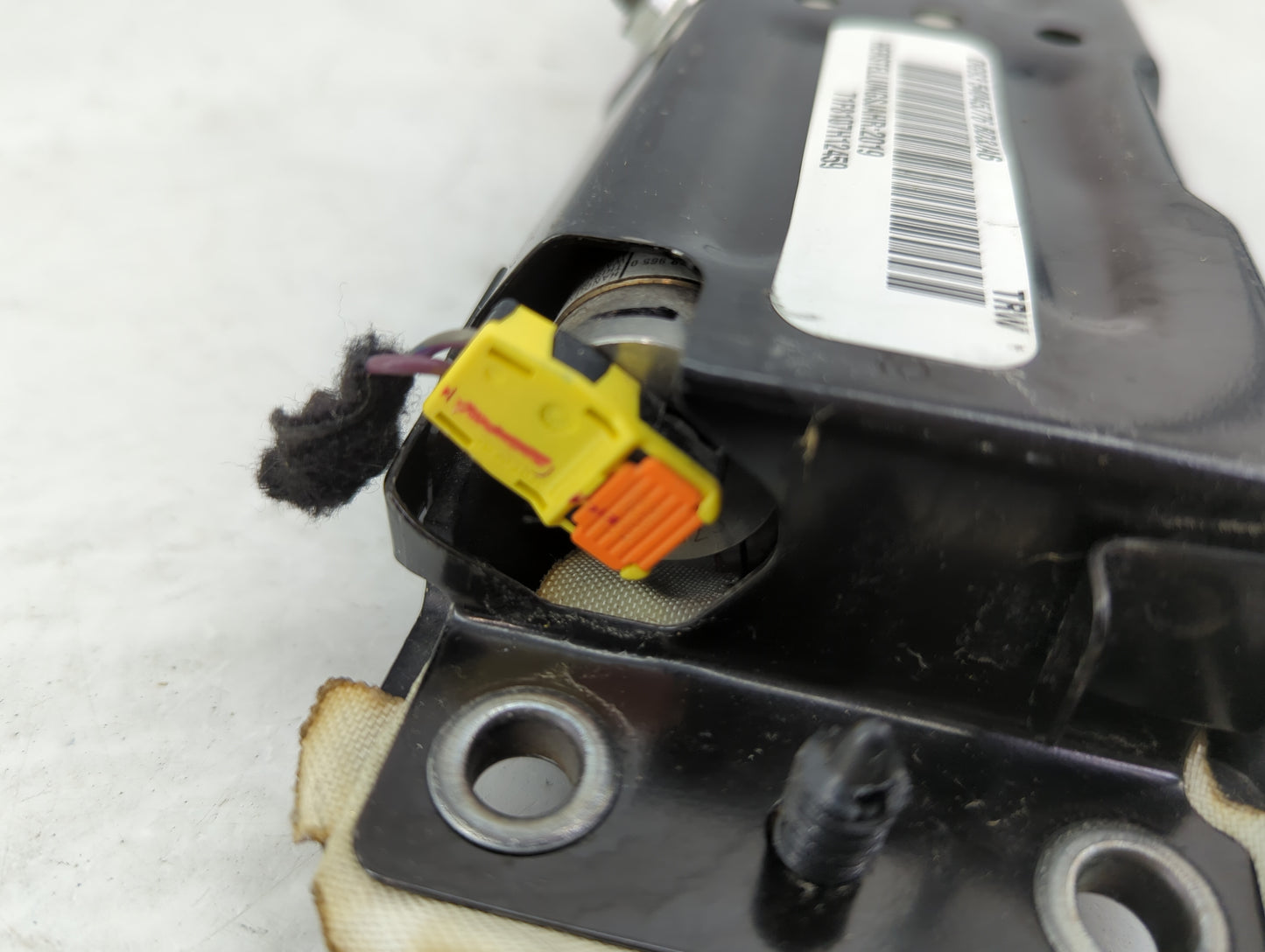 2020 Ford Fusion Air Bag Passenger Right Knee OEM P/N:DG9354045J76BD3JA6 Fits OEM Used Auto Parts - Oemusedautoparts1.com
