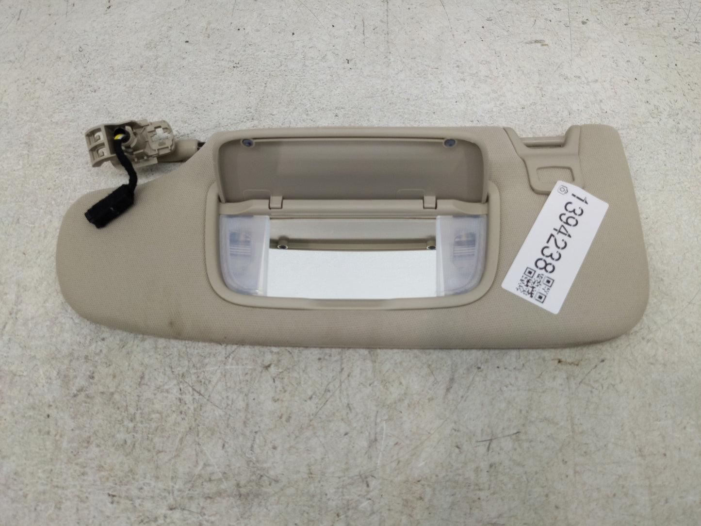 2019-2020 Ford Fusion Sun Visor Shade Replacement Driver Left Mirror Fits Fits 2018 2019 2020 OEM Used Auto Parts - Oemuseda