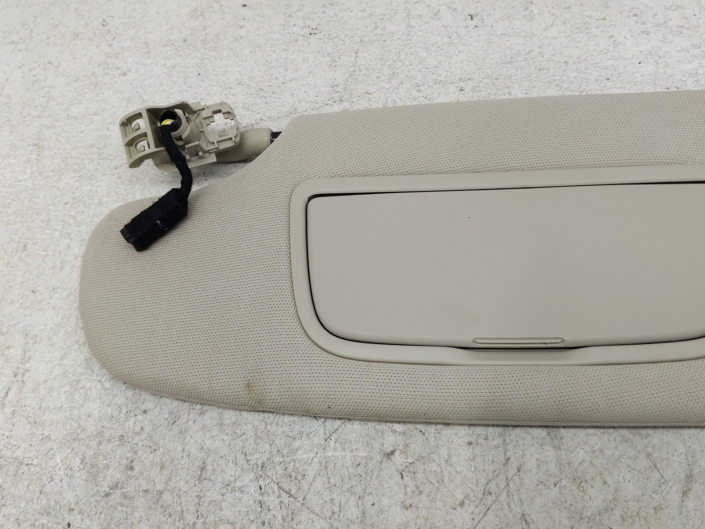 2019-2020 Ford Fusion Sun Visor Shade Replacement Driver Left Mirror Fits Fits 2018 2019 2020 OEM Used Auto Parts - Oemuseda