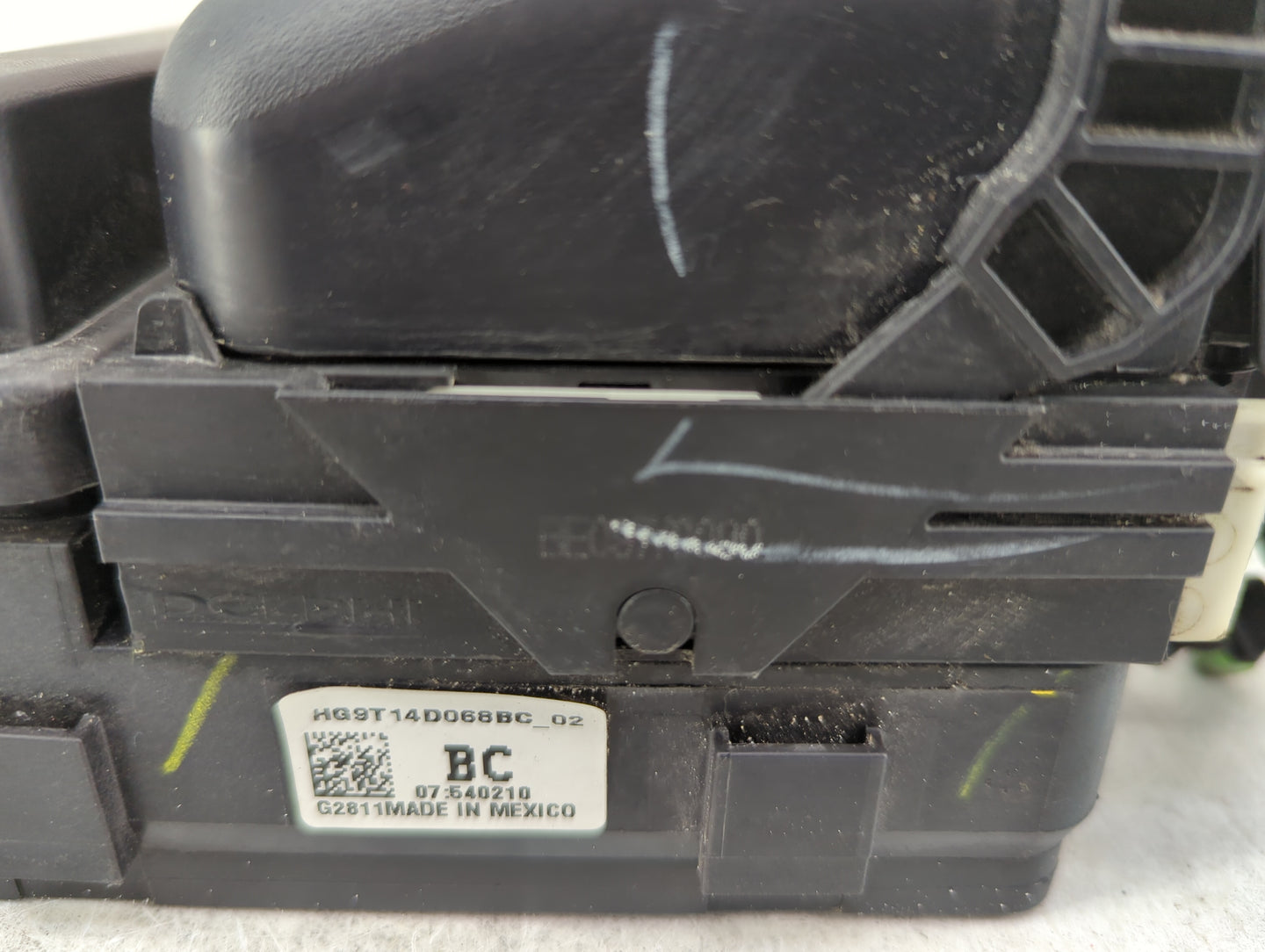 2017-2020 Ford Fusion Fusebox Fuse Box Panel Relay Module P/N:HG9T14D068BC-02 Fits Fits 2017 2018 2019 2020 OEM Used Auto Pa