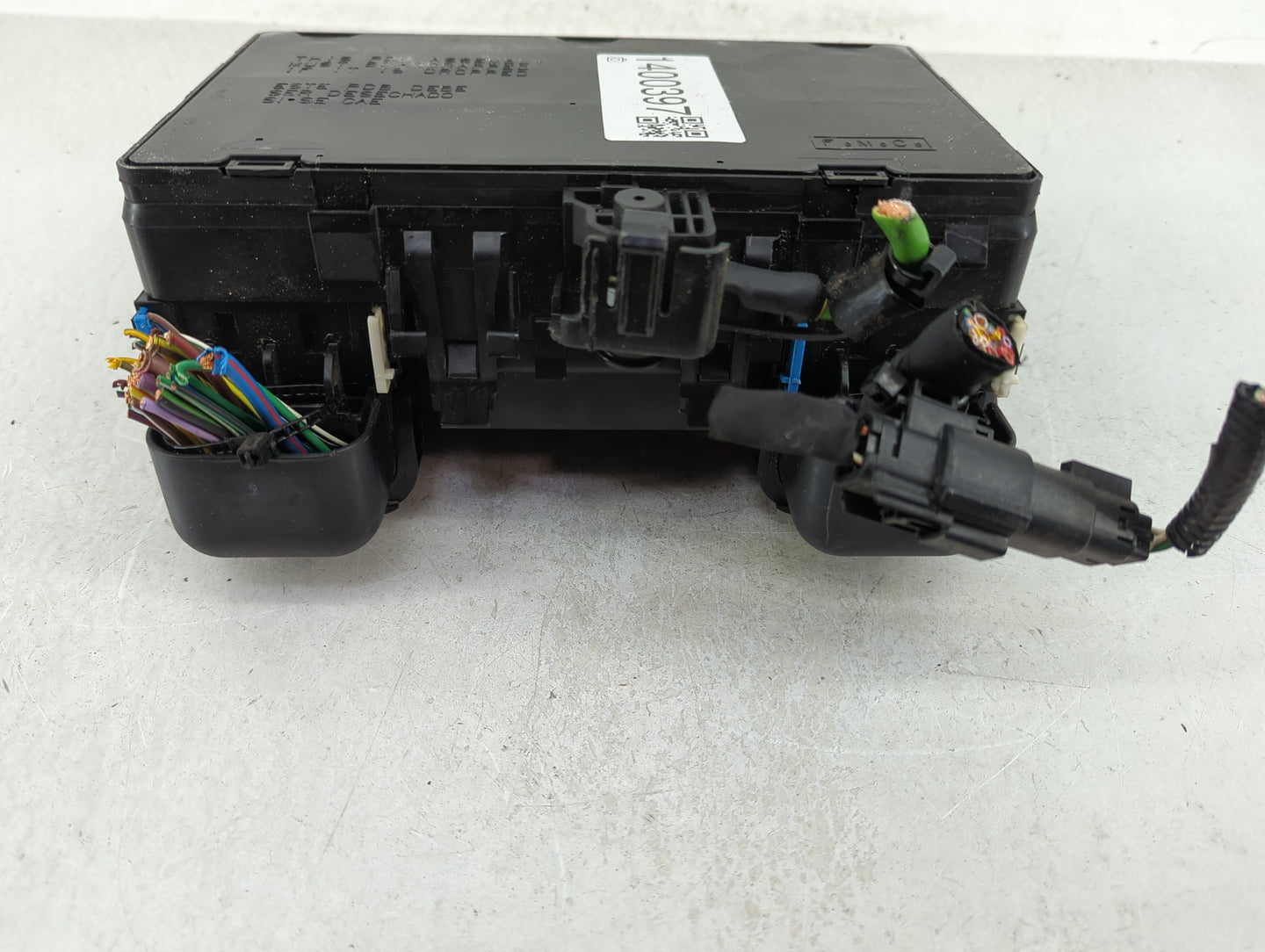 2017-2020 Ford Fusion Fusebox Fuse Box Panel Relay Module P/N:HG9T14D068BC-02 Fits Fits 2017 2018 2019 2020 OEM Used Auto Pa