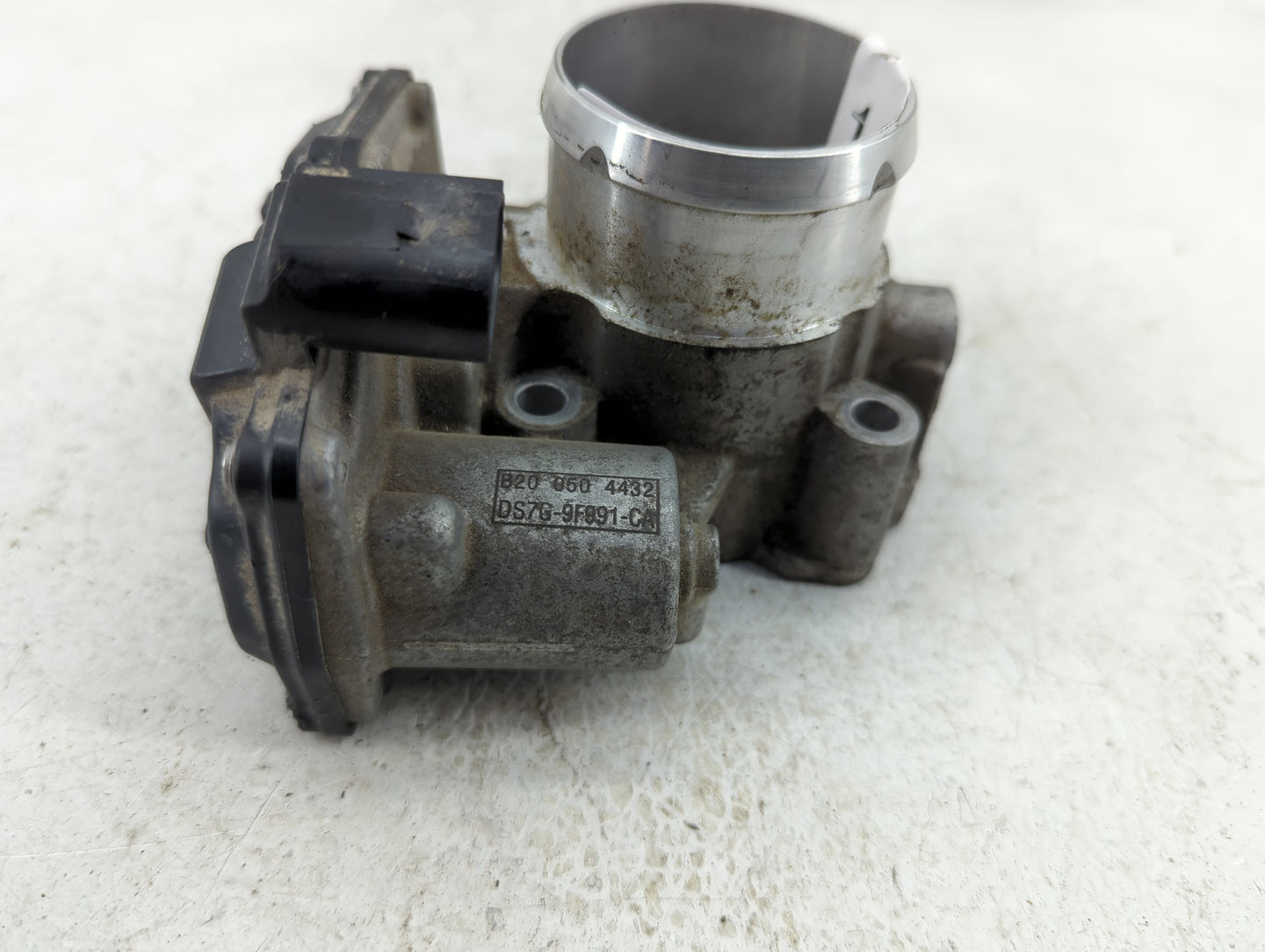 2014-2020 Ford Fusion Throttle Body P/N:DS7G-9F891-CA Fits Fits 2014 2015 2016 2017 2018 2019 2020 OEM Used Auto Parts - Oem