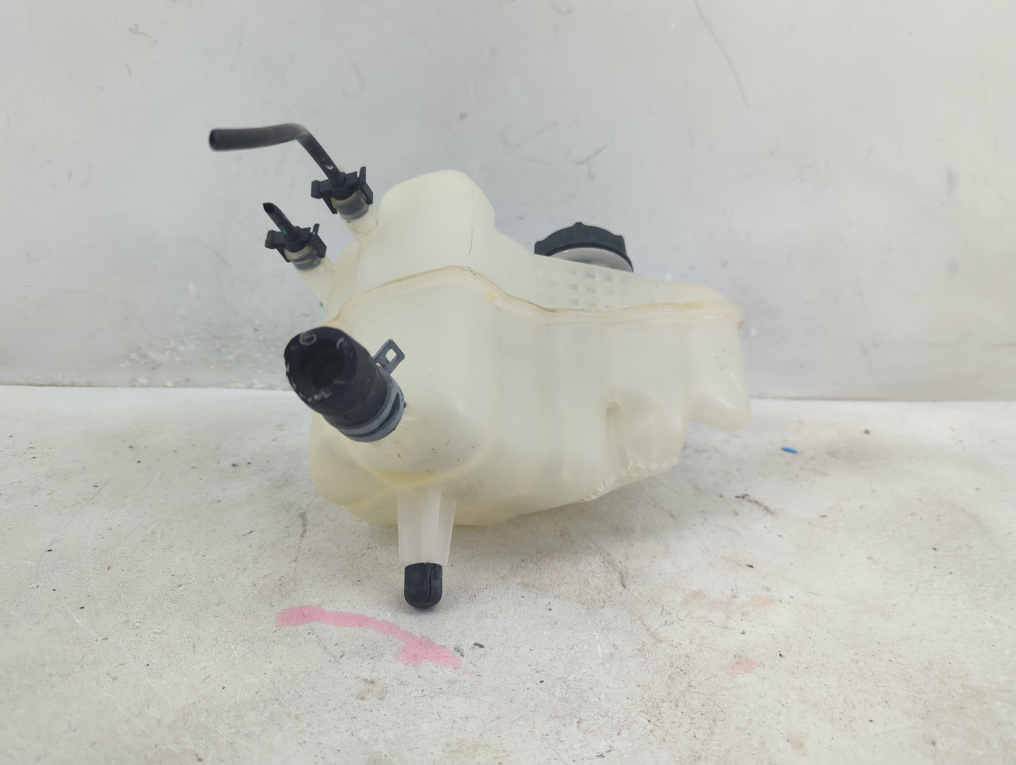 2017-2020 Ford Fusion Radiator Coolant Overflow Expansion Tank Bottle - Oemusedautoparts1.com