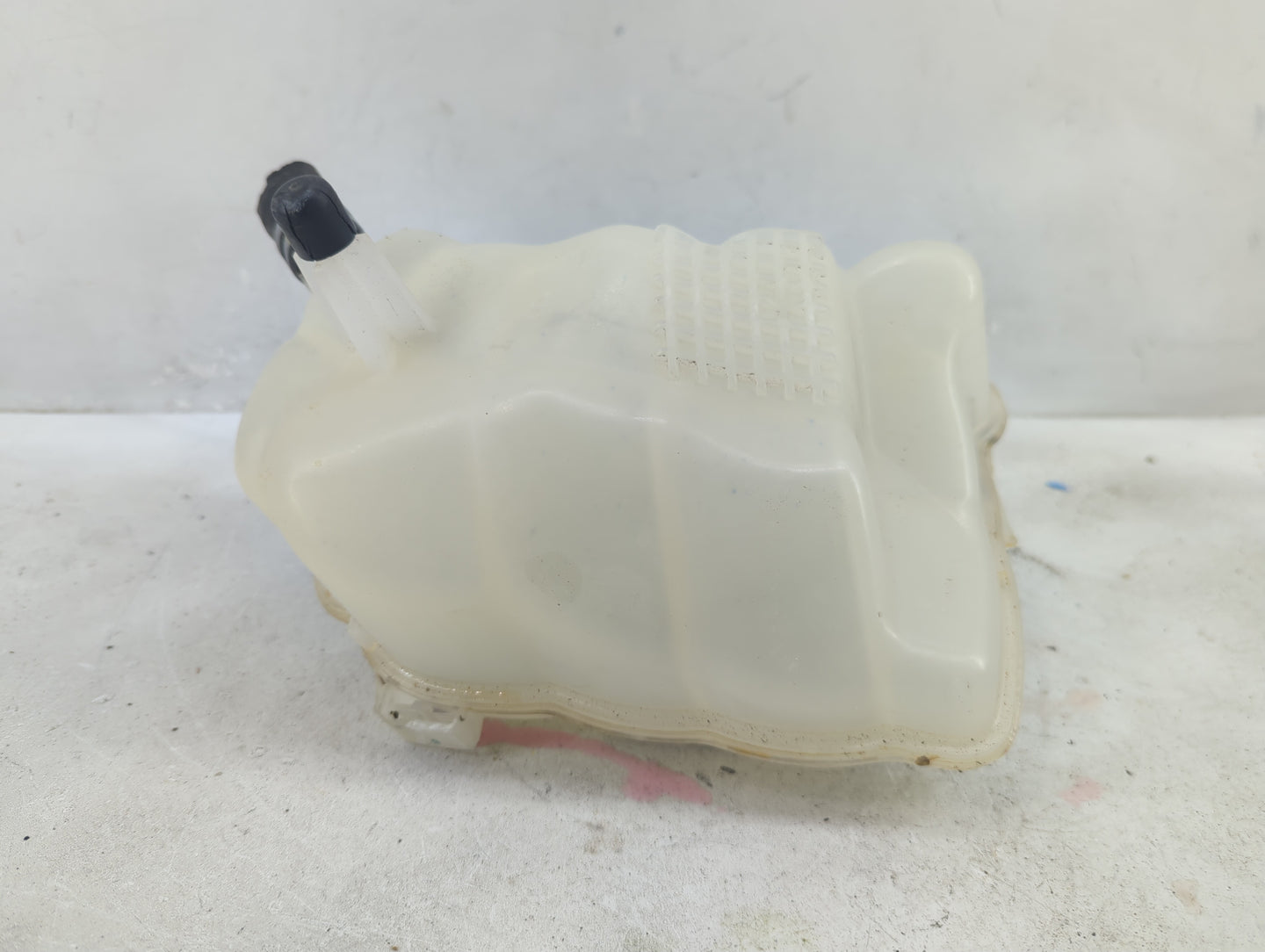 2017-2020 Ford Fusion Radiator Coolant Overflow Expansion Tank Bottle 1410113 - Oemusedautoparts1.com