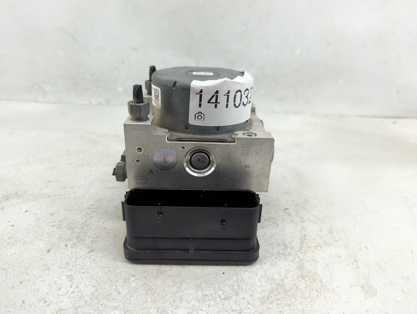 2019-2020 Ford Fusion ABS Pump Control Module Replacement P/N:KG9C-2B373-LD Fits Fits 2019 2020 OEM Used Auto Parts - Oemuse