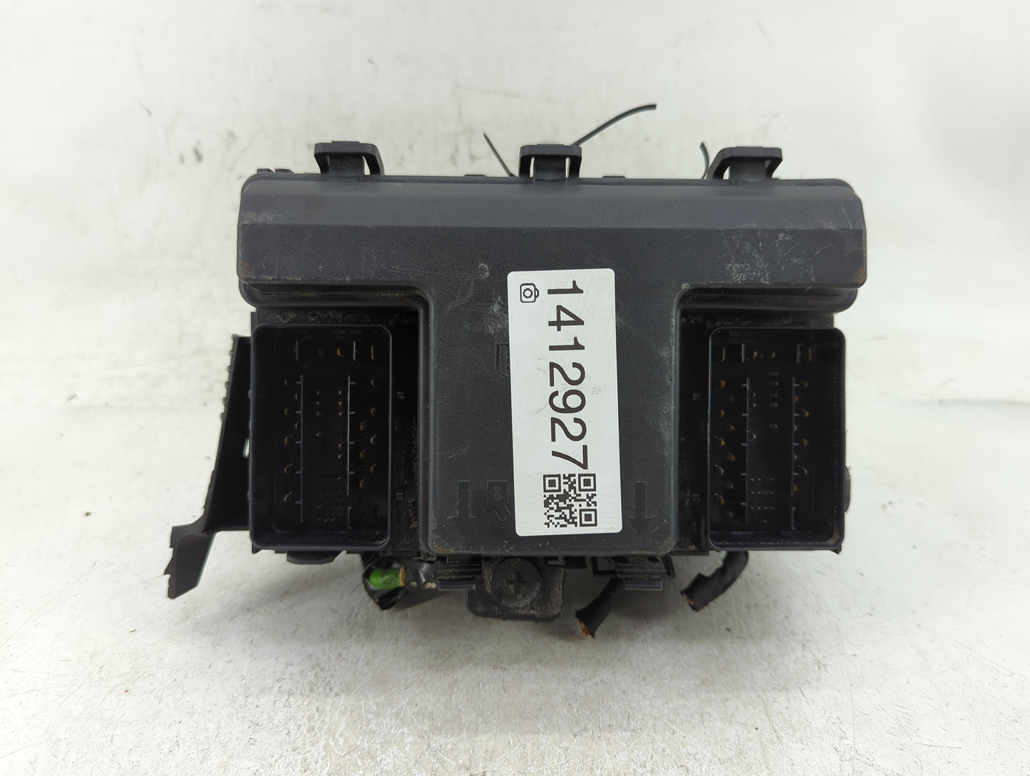 2017-2020 Ford Fusion Fusebox Fuse Box Panel Relay Module P/N:G2GT14A075AA Fits Fits 2017 2018 2019 2020 OEM Used Auto Parts