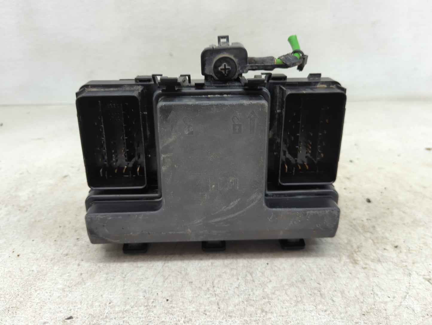 2017-2020 Ford Fusion Fusebox Fuse Box Panel Relay Module Fits Fits 2017 2018 2019 2020 OEM Used Auto Parts - Oemusedautopar