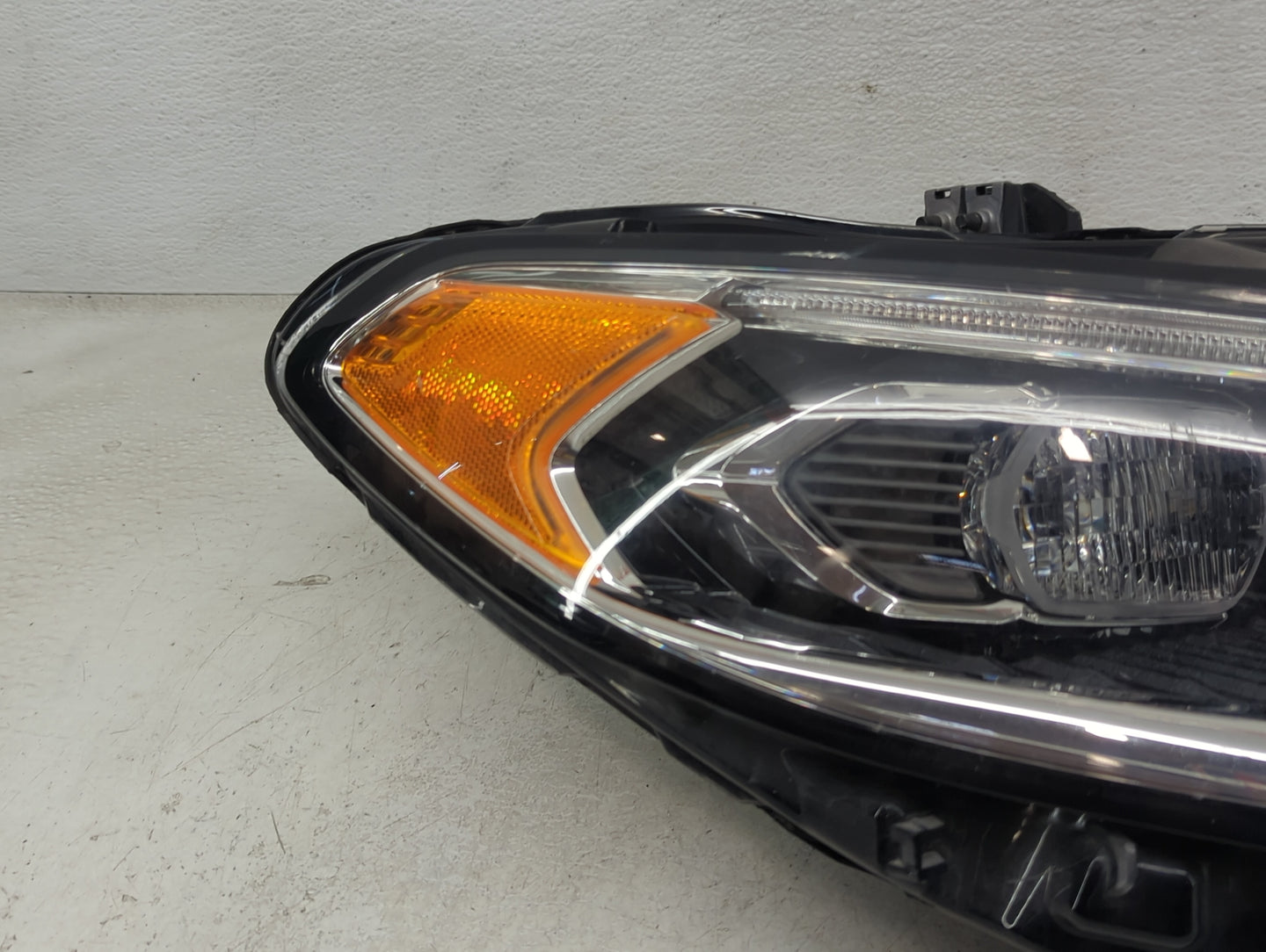 2017-2020 Ford Fusion Passenger Right Oem Head Light Headlight Lamp - Oemusedautoparts1.com