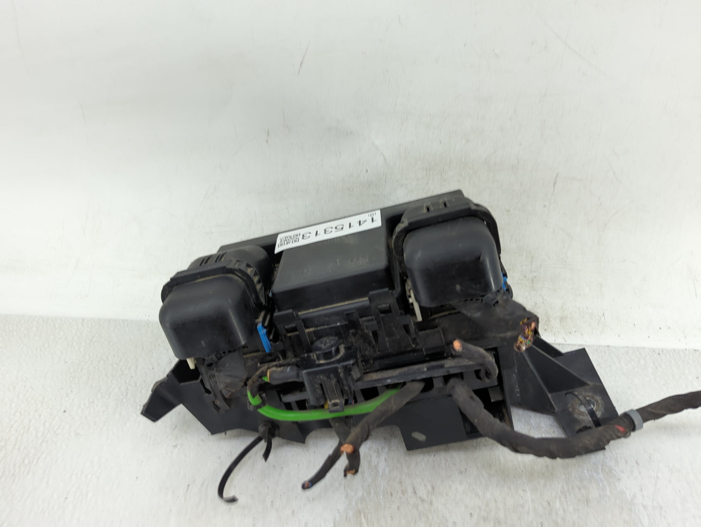 2017-2020 Ford Fusion Fusebox Fuse Box Panel Relay Module Fits Fits 2017 2018 2019 2020 OEM Used Auto Parts - Oemusedautopar