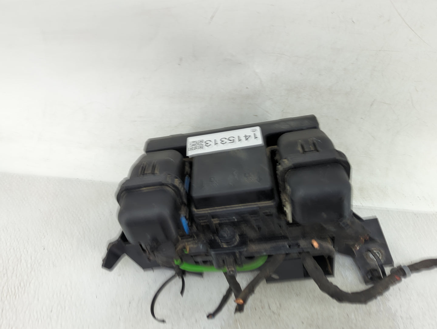 2017-2020 Ford Fusion Fusebox Fuse Box Panel Relay Module Fits Fits 2017 2018 2019 2020 OEM Used Auto Parts - Oemusedautopar