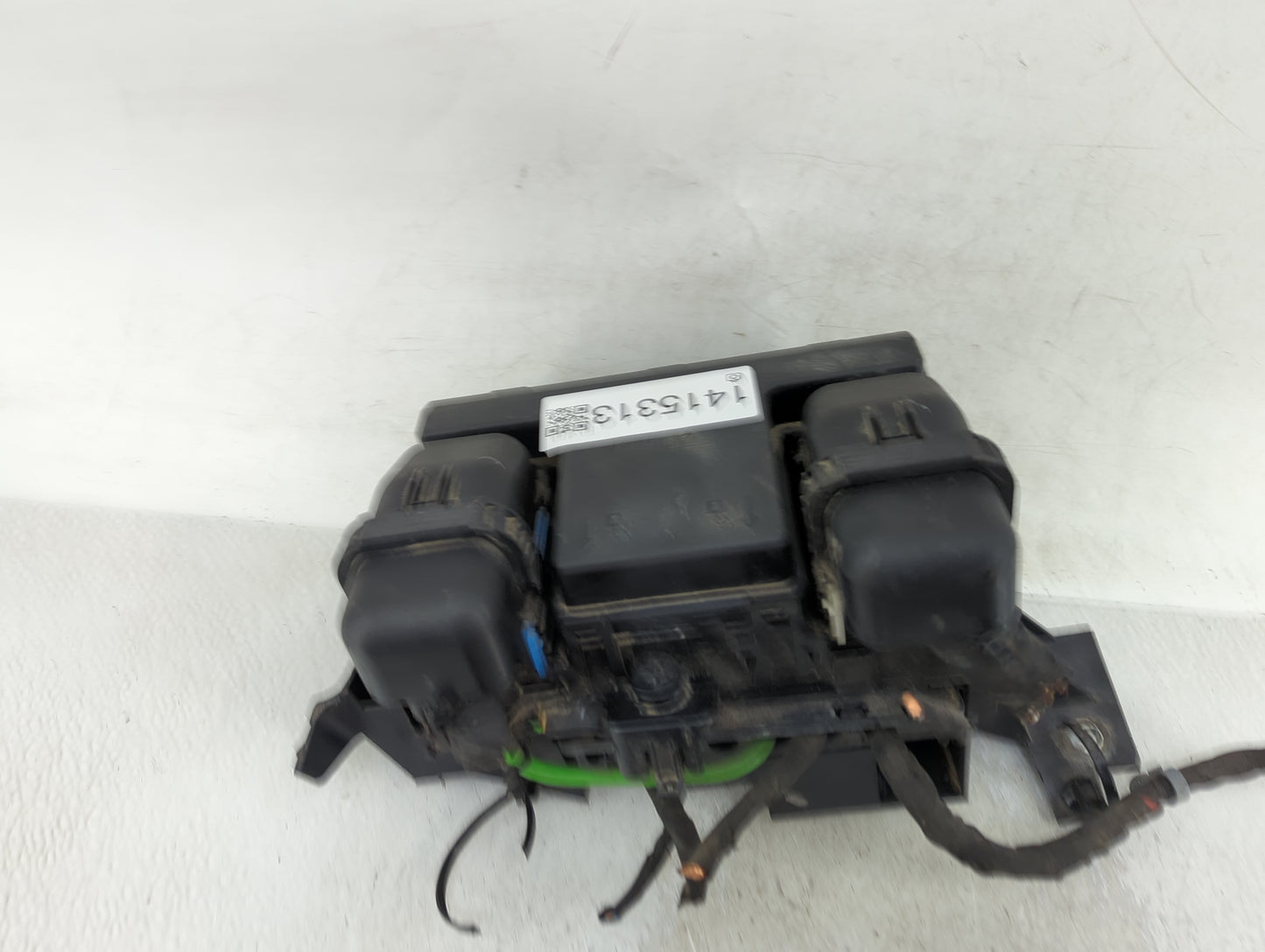 2017-2020 Ford Fusion Fusebox Fuse Box Panel Relay Module Fits Fits 2017 2018 2019 2020 OEM Used Auto Parts - Oemusedautopar