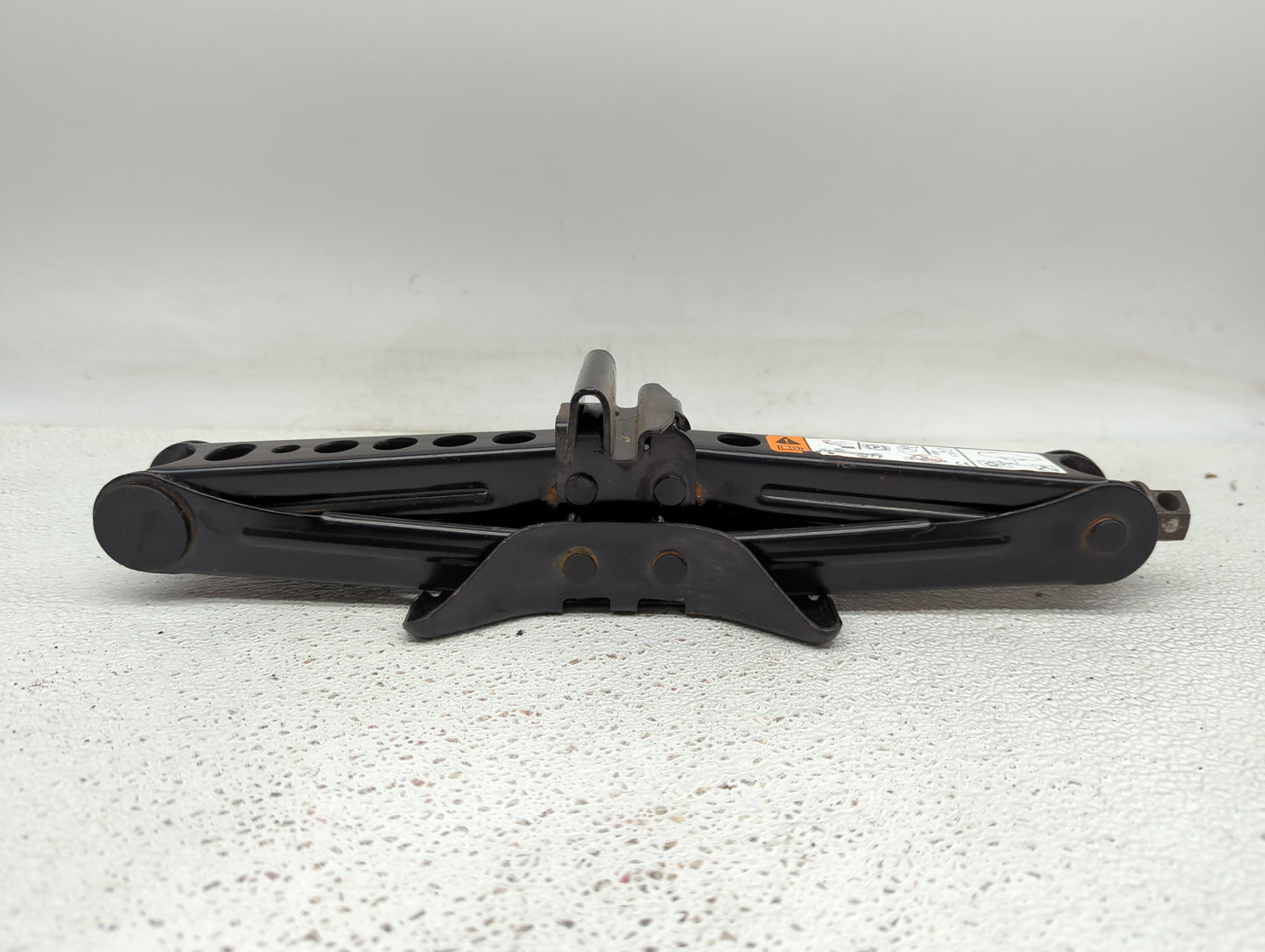 2020 Ford Fusion Spare Scissor Car Jack - Oemusedautoparts1.com