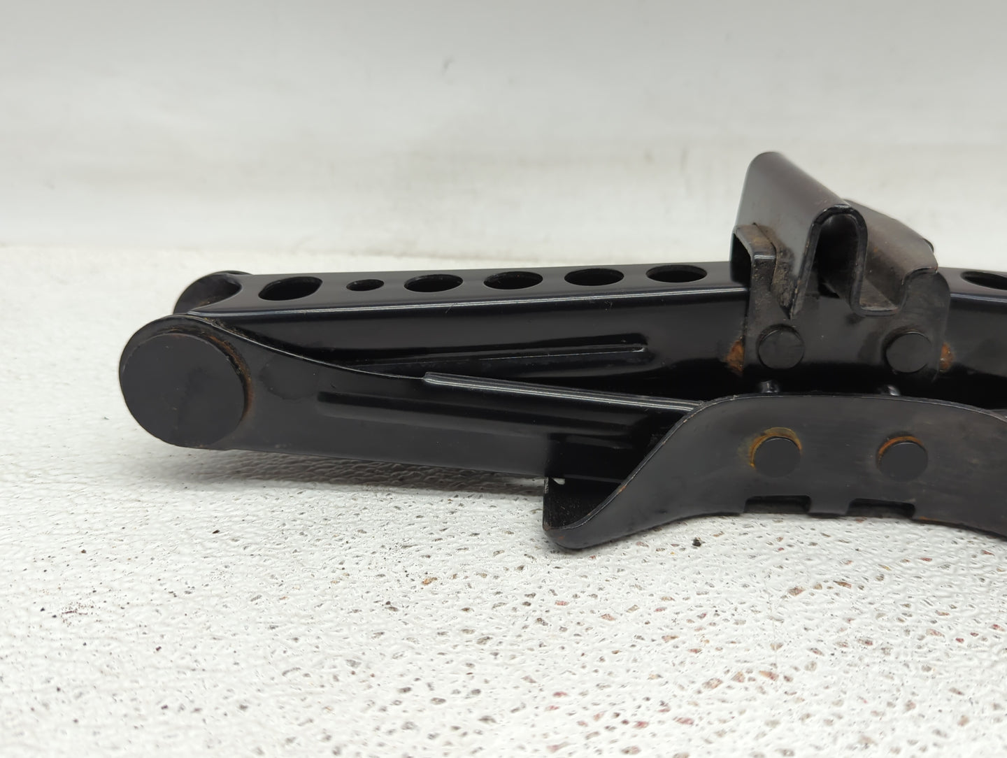 2020 Ford Fusion Spare Scissor Car Jack - Oemusedautoparts1.com