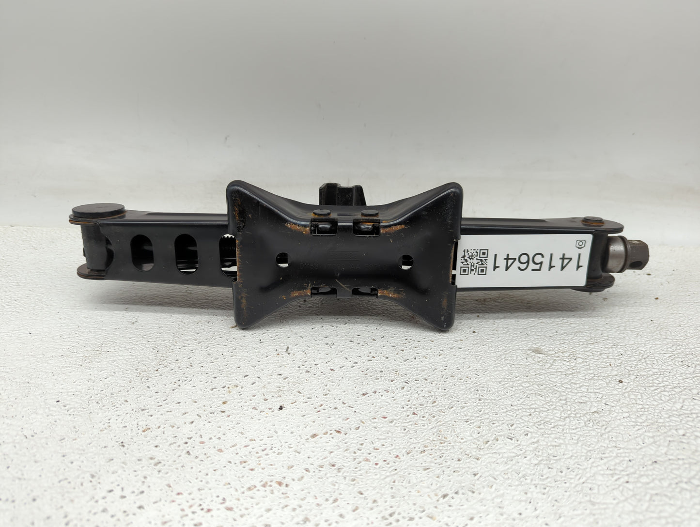 2020 Ford Fusion Spare Scissor Car Jack - Oemusedautoparts1.com