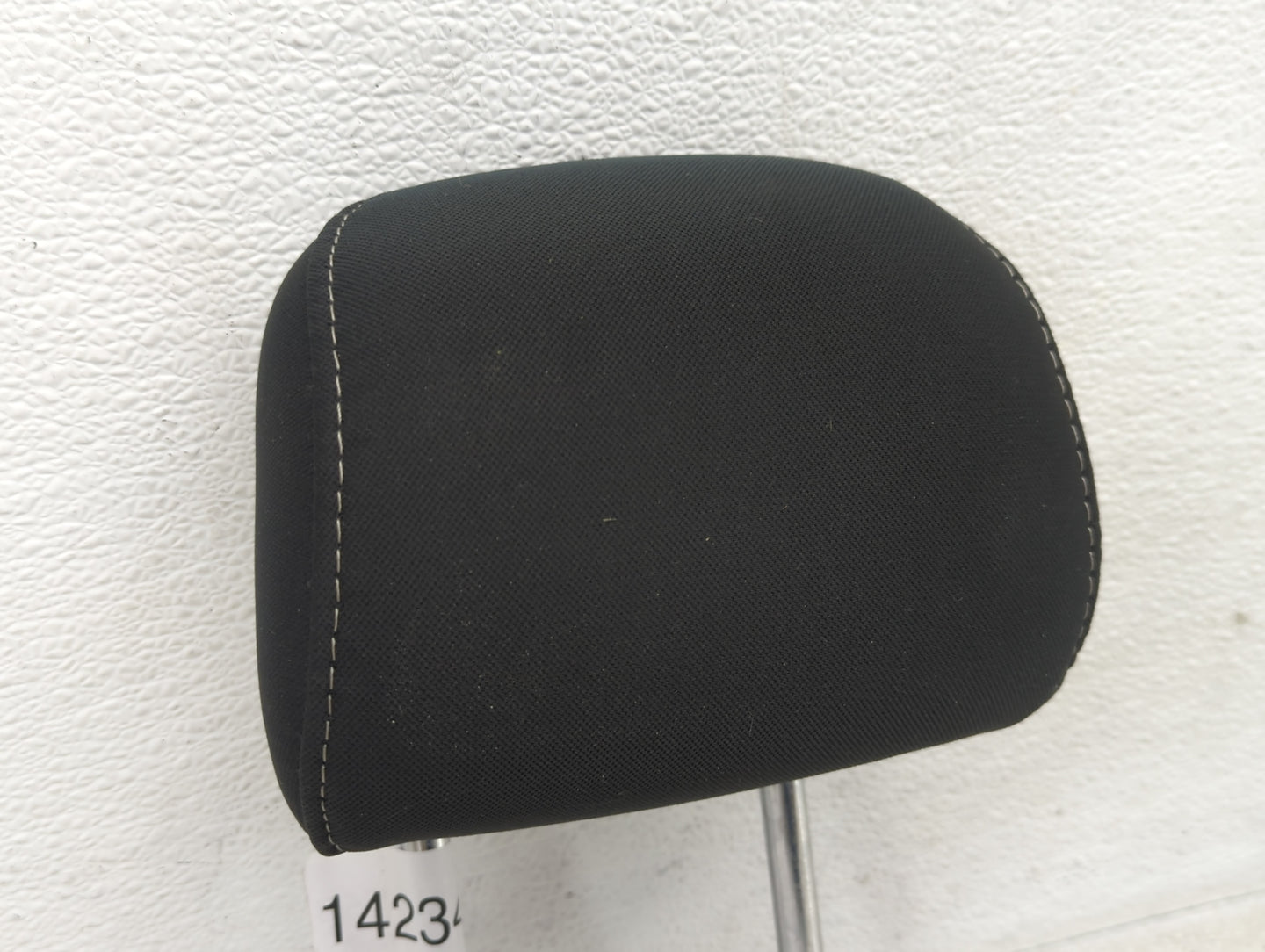 2017-2020 Ford Fusion Headrest Head Rest Rear Seat Fits Fits 2017 2018 2019 2020 OEM Used Auto Parts - Oemusedautoparts1.com
