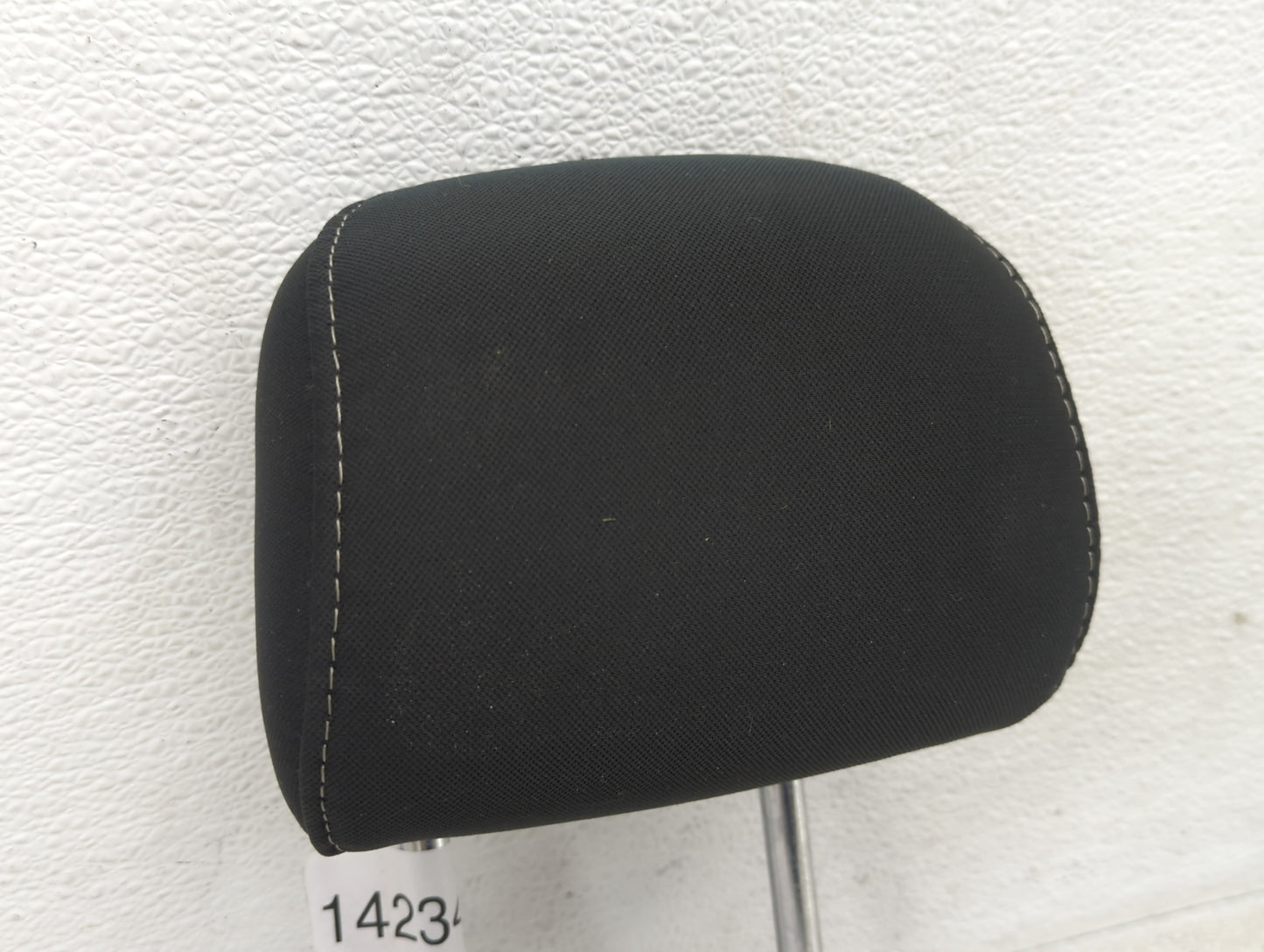 2017-2020 Ford Fusion Headrest Head Rest Rear Seat Fits Fits 2017 2018 2019 2020 OEM Used Auto Parts - Oemusedautoparts1.com