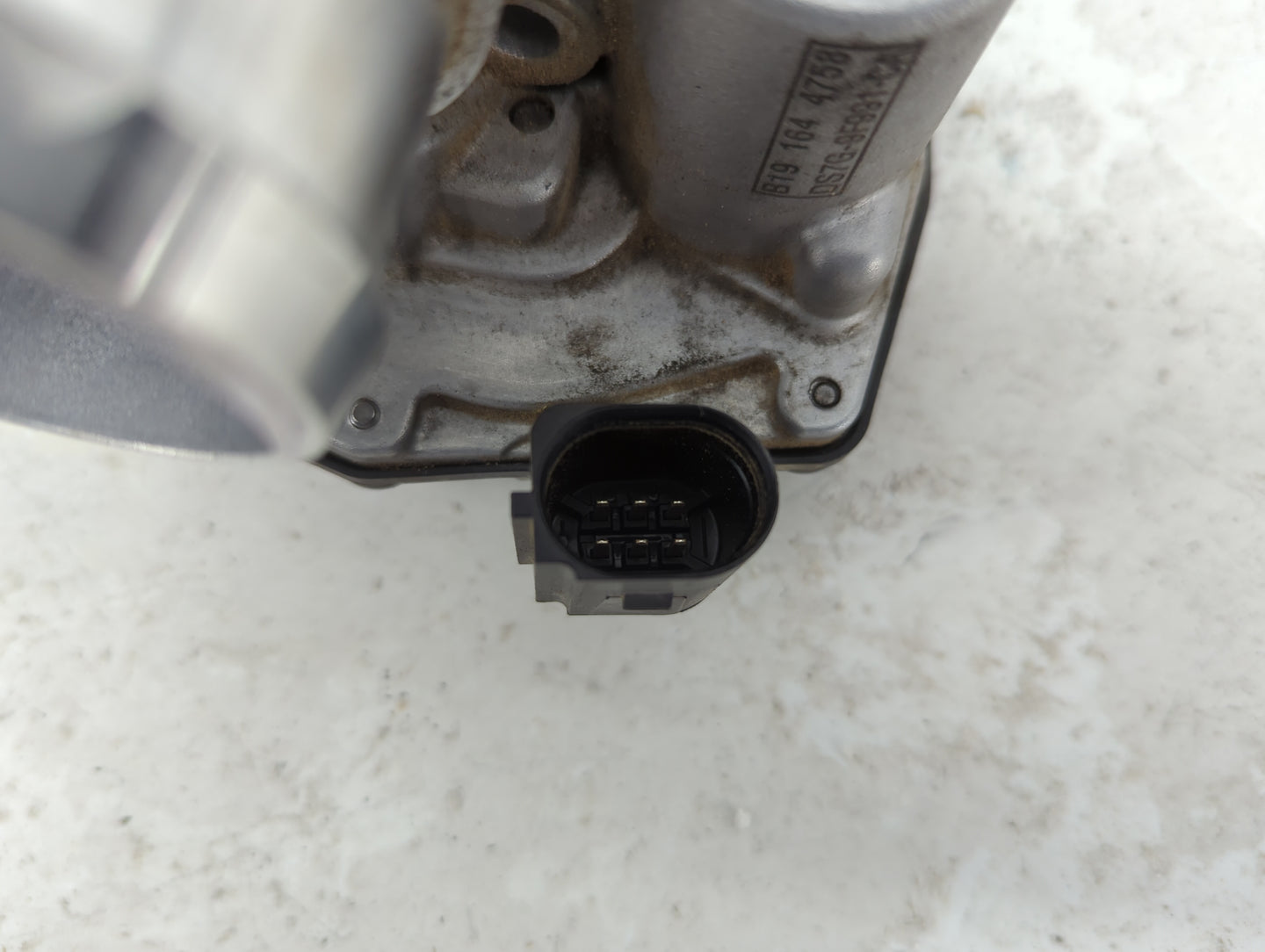 2014-2020 Ford Fusion Throttle Body P/N:DS7G-9F991-CA Fits Fits 2014 2015 2016 2017 2018 2019 2020 OEM Used Auto Parts - Oem