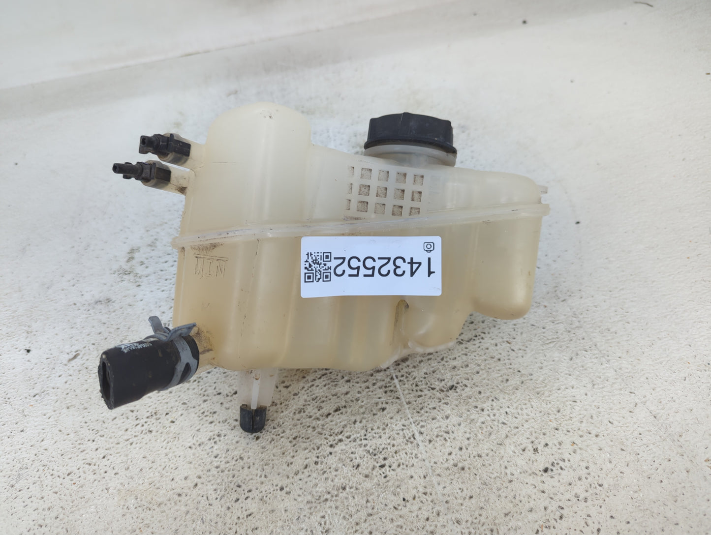 2017-2020 Ford Fusion Radiator Coolant Overflow Expansion Tank Bottle - Oemusedautoparts1.com