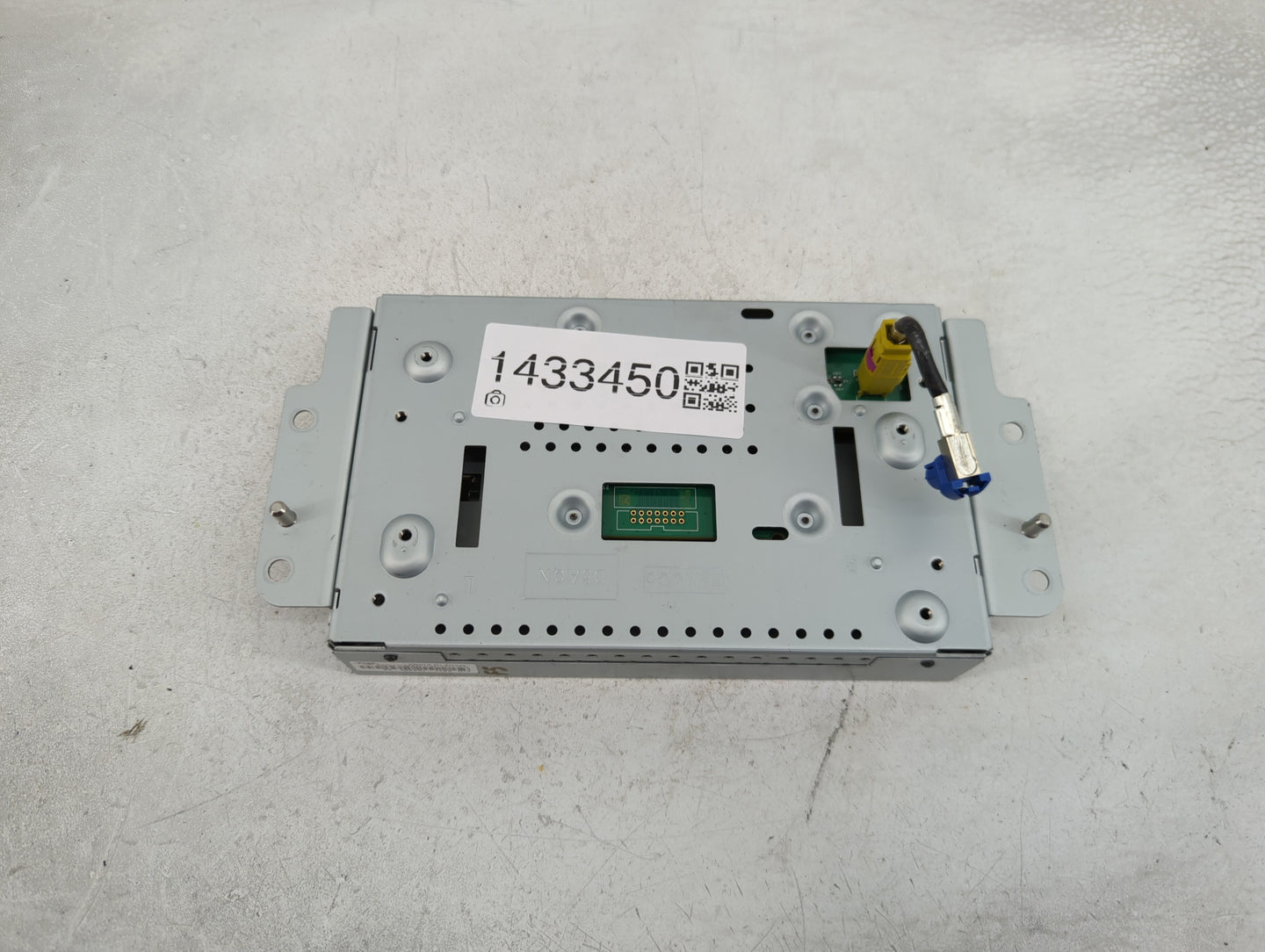 2017-2020 Ford Fusion Information Display Screen - Oemusedautoparts1.com