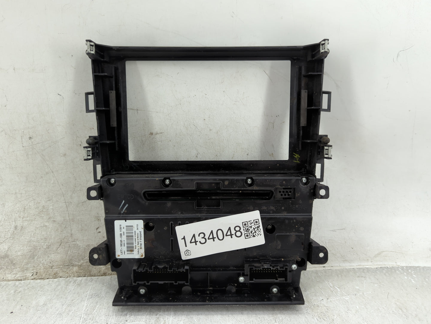 2017-2020 Ford Fusion Radio AM FM Cd Player Receiver Replacement P/N:LS7T-18E245-CGB Fits Fits 2017 2018 2019 2020 OEM Used 