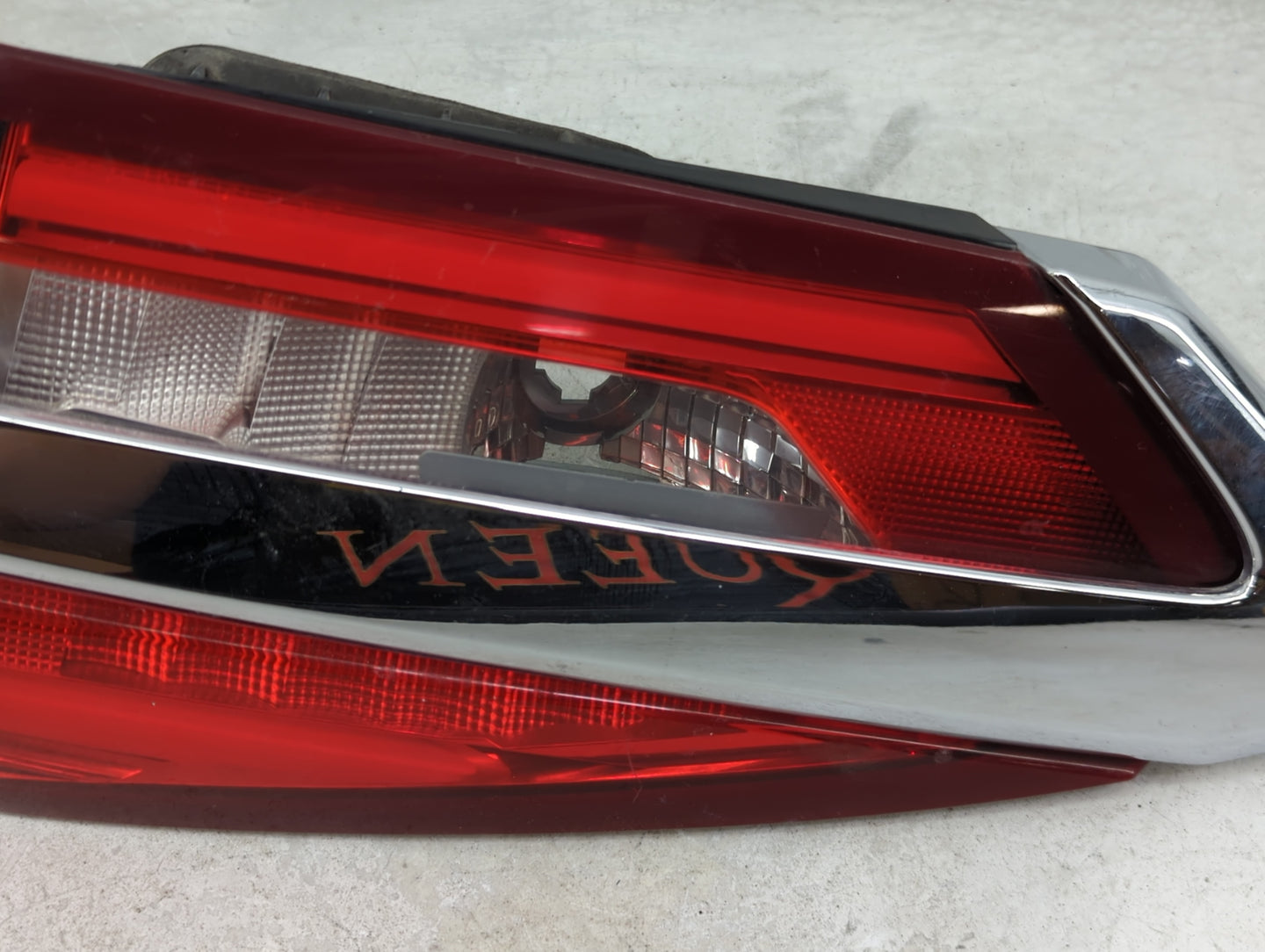 2019-2020 Ford Fusion Tail Light Assembly Passenger Right OEM P/N:KS73-13A602-AE Fits Fits 2019 2020 OEM Used Auto Parts - O