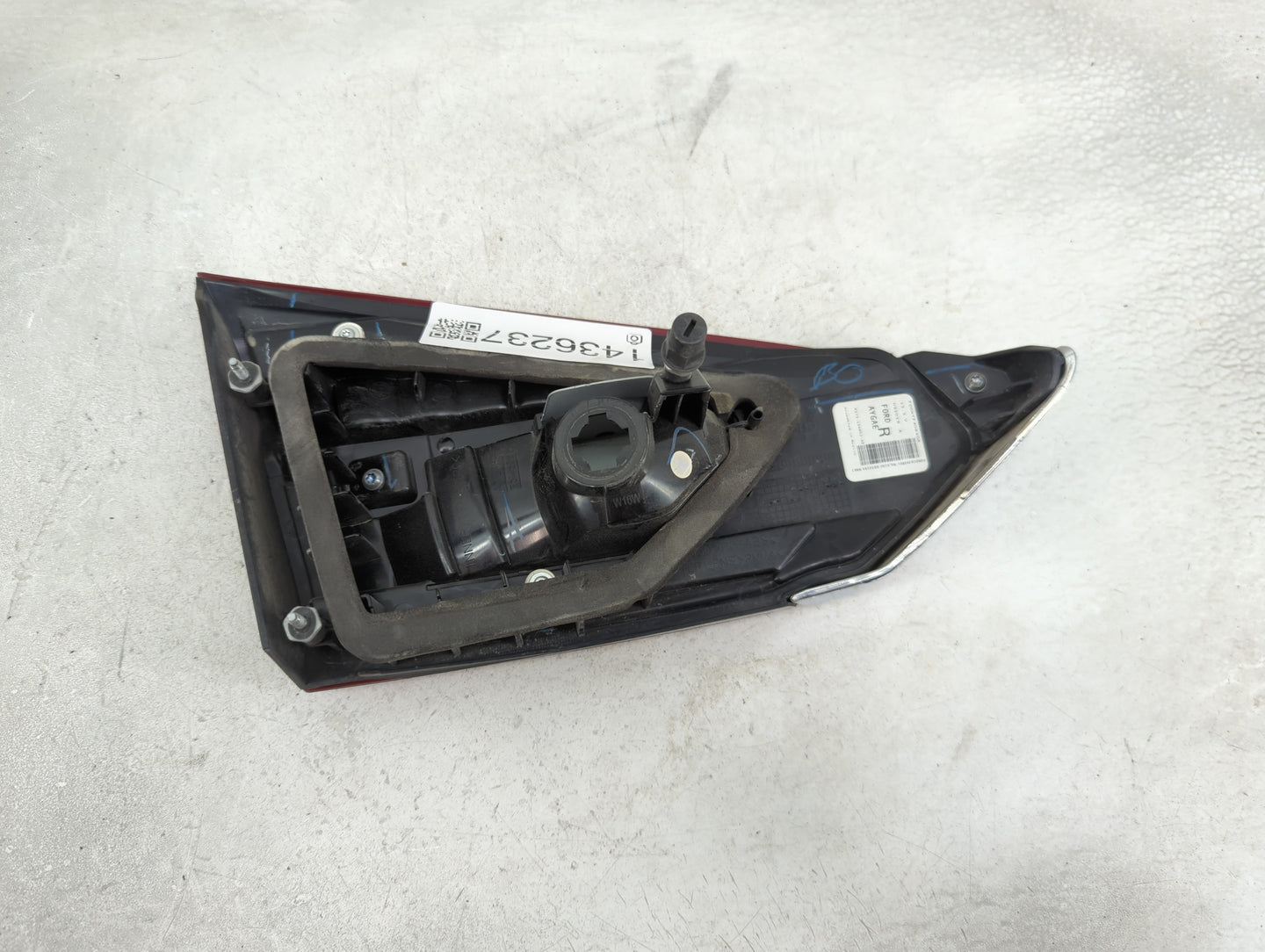 2019-2020 Ford Fusion Tail Light Assembly Passenger Right OEM P/N:KS73-13A602-AE Fits Fits 2019 2020 OEM Used Auto Parts - O
