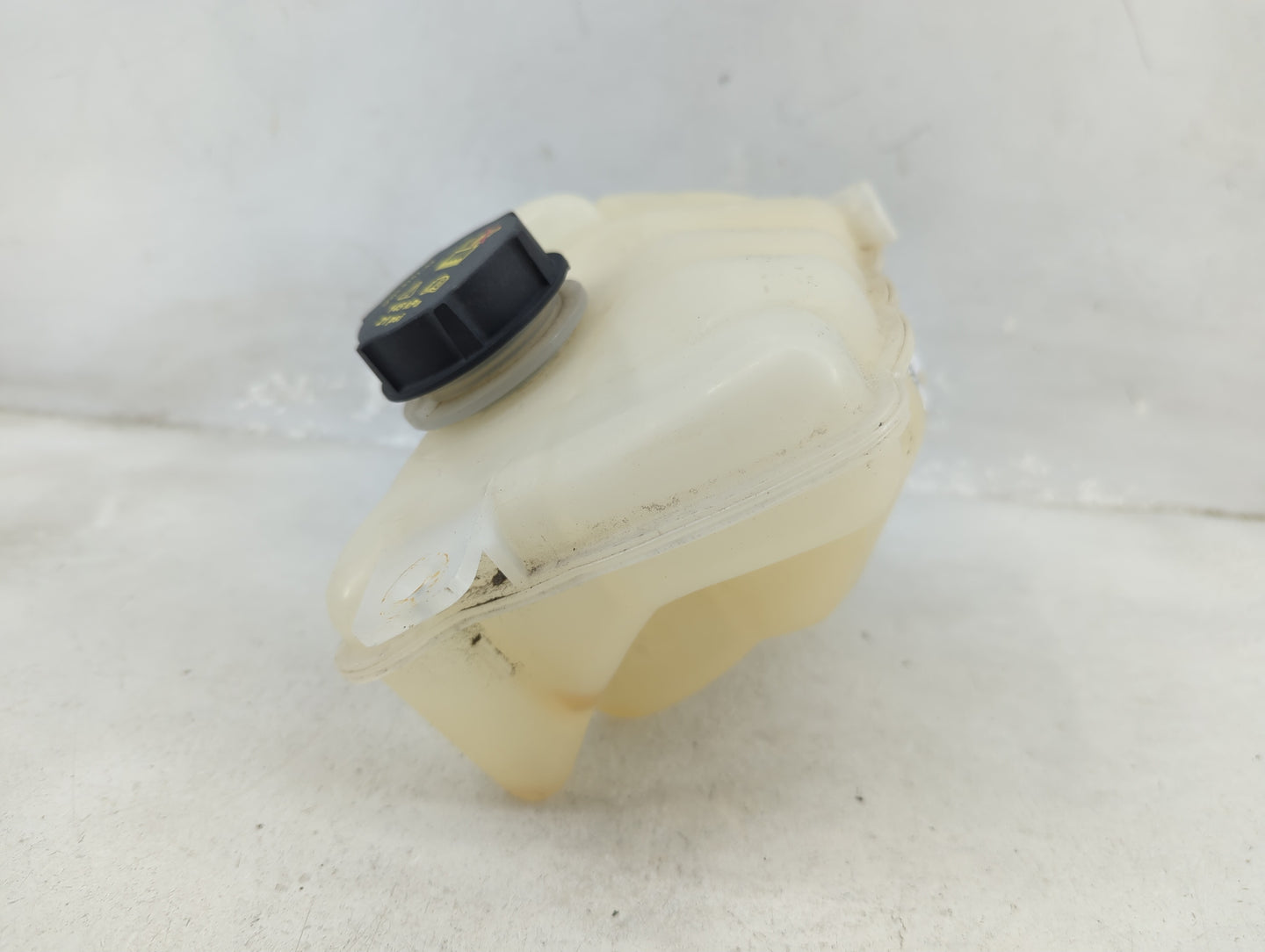2017-2020 Ford Fusion Radiator Coolant Overflow Expansion Tank Bottle 1449869 - Oemusedautoparts1.com