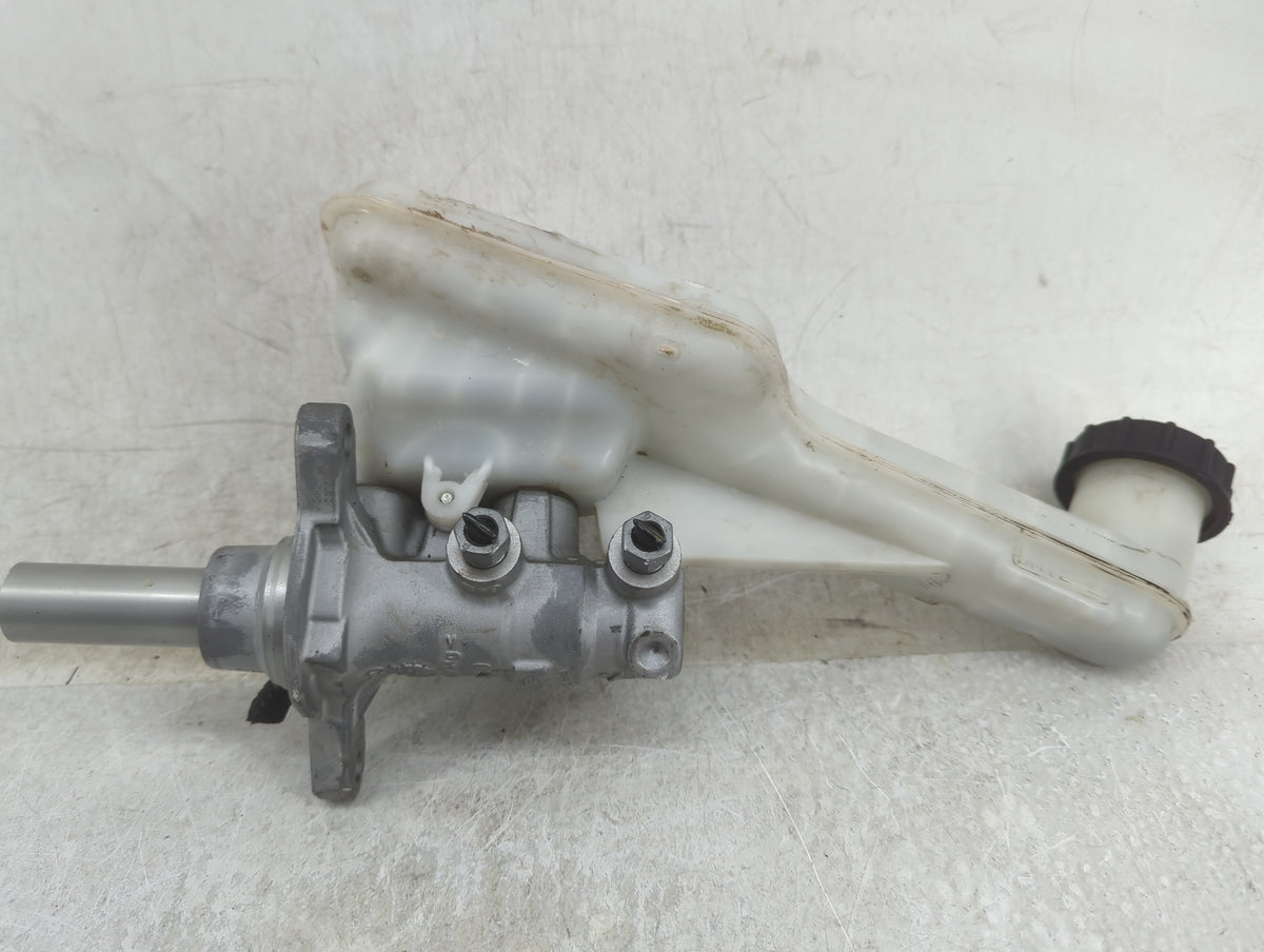 Ford Fusion Brake Master Cylinder 1451151 - Oemusedautoparts1.com