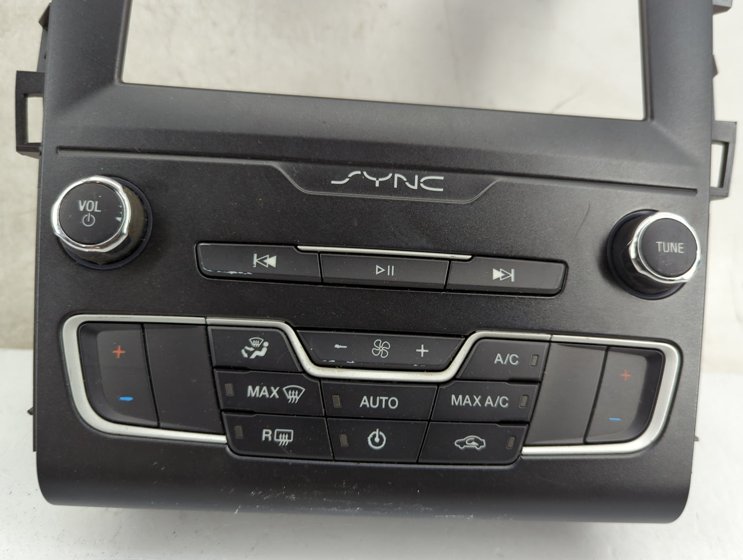 2017-2020 Ford Fusion Radio Control Panel 1463905 - Oemusedautoparts1.com