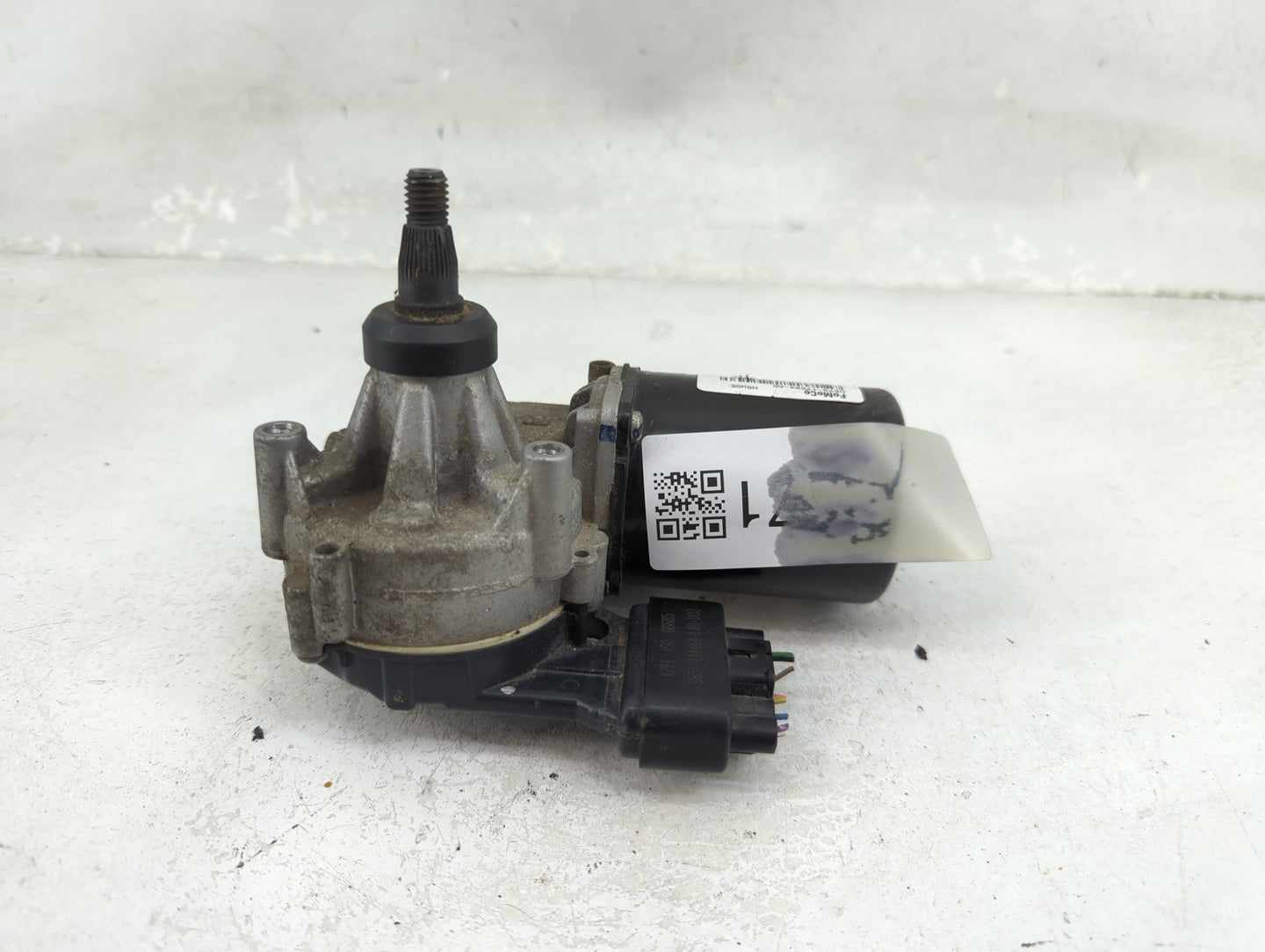 2019-2020 Ford Fusion Front Windshield Wiper Motor P/N:029CB9 W000040896 Fits Fits 2019 2020 OEM Used Auto Parts - Oemusedau