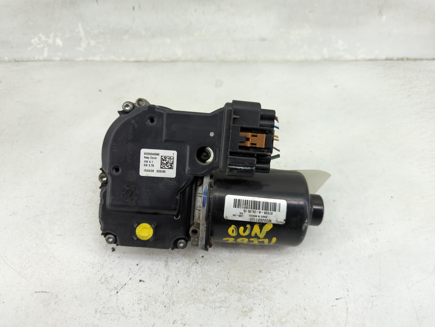 2019-2020 Ford Fusion Front Windshield Wiper Motor P/N:029CB9 W000040896 Fits Fits 2019 2020 OEM Used Auto Parts - Oemusedau