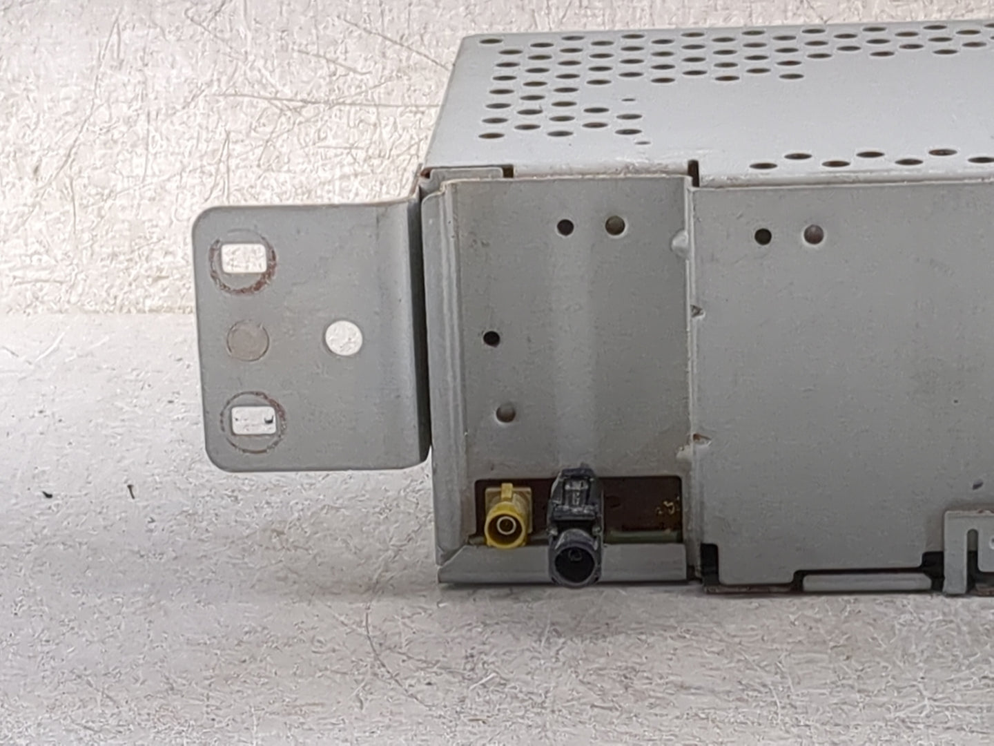 2020 Ford Fusion Radio AM FM Cd Player Receiver Replacement P/N:M1PT-18K810-AC CCAC197345, GMWV8EW0 Fits OEM Used Auto Parts