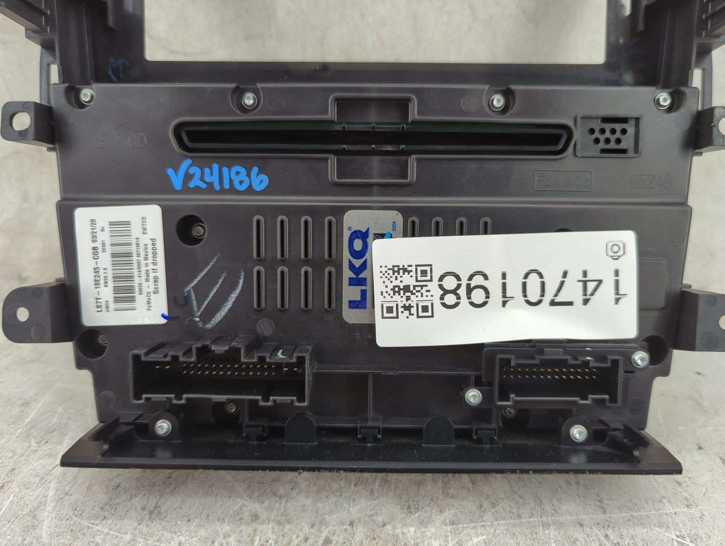 2017-2020 Ford Fusion Radio Control Panel Black 1470198 - Oemusedautoparts1.com