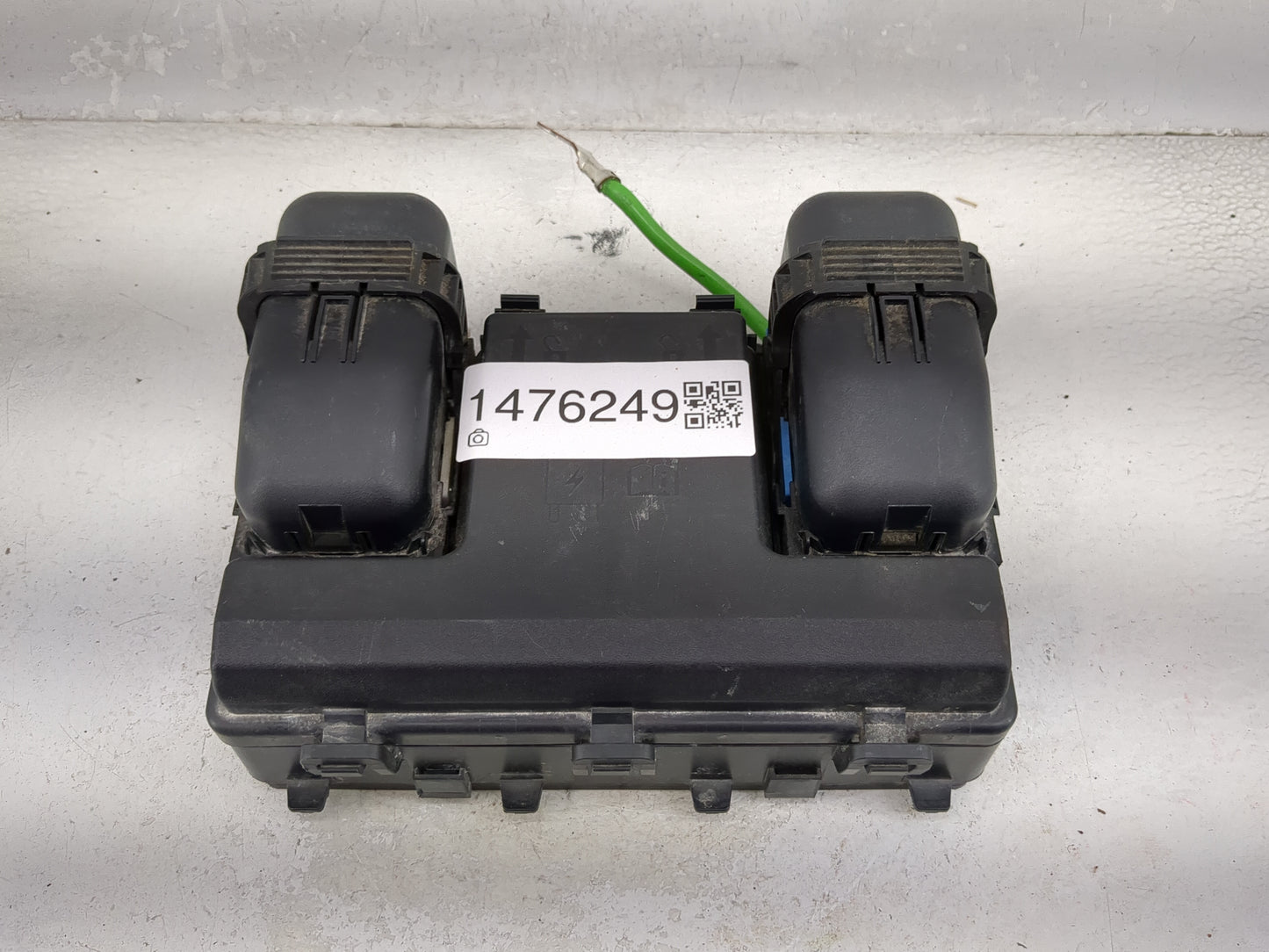 2017-2020 Ford Fusion Fusebox Fuse Box Panel Relay Module P/N:GU5T-14B192-GA GU5T-14B192-HA Fits Fits 2017 2018 2019 2020 OE