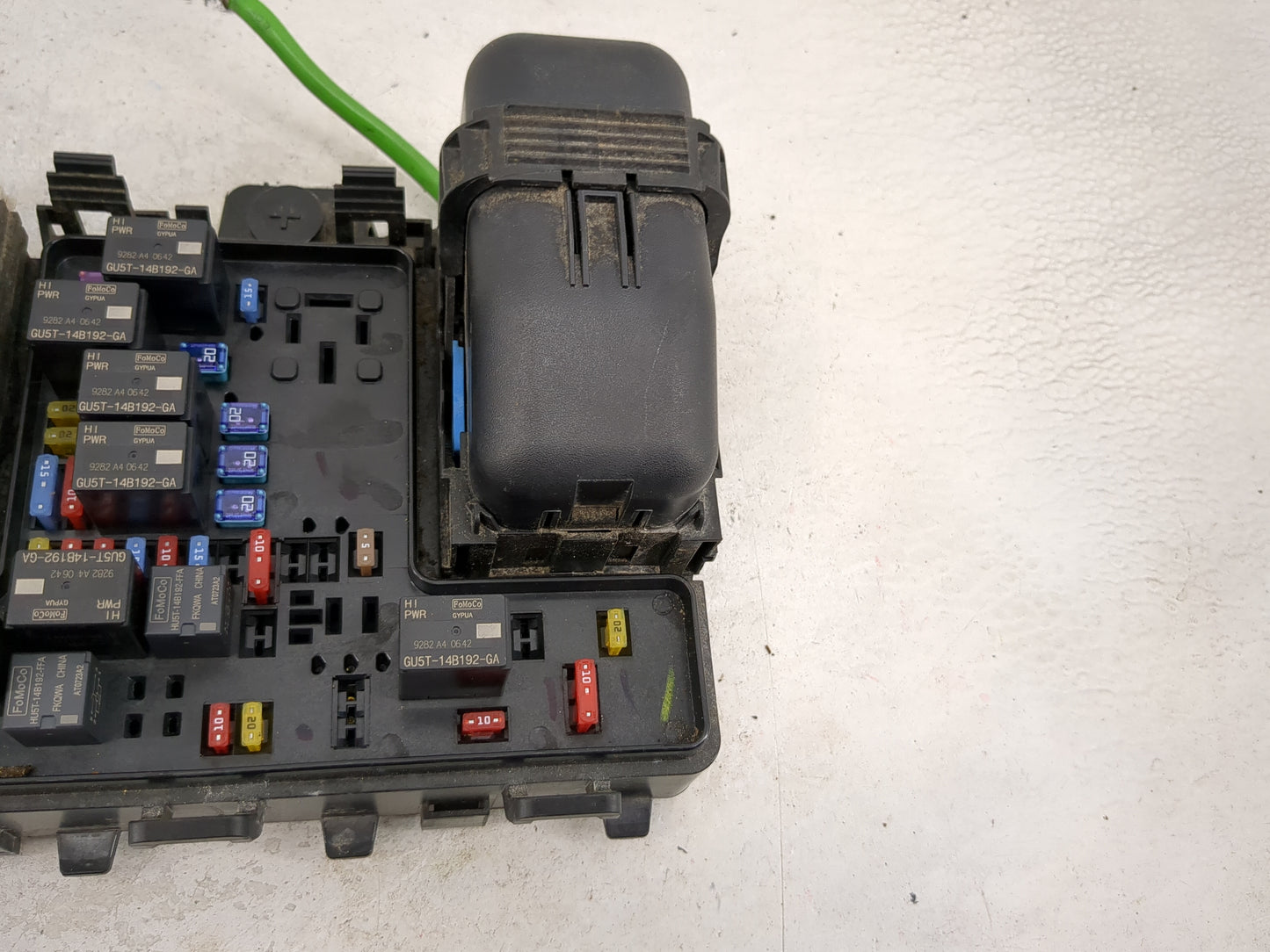 2017-2020 Ford Fusion Fusebox Fuse Box Panel Relay Module P/N:GU5T-14B192-GA GU5T-14B192-HA Fits Fits 2017 2018 2019 2020 OE