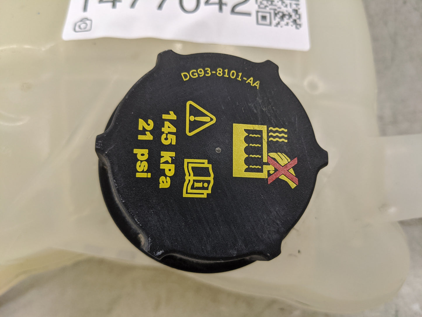 2013-2016 Ford Fusion Radiator Coolant Overflow Expansion Tank Bottle 1477042 - Oemusedautoparts1.com