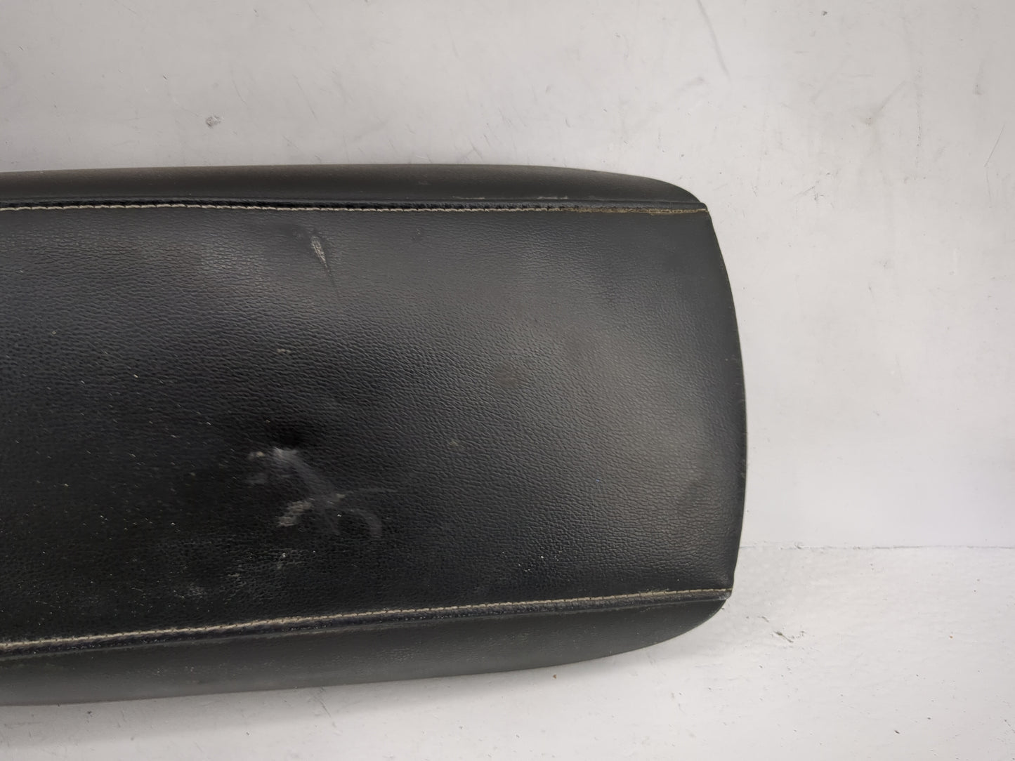 2020 Ford Fusion Center Console Armrest Cover Lid P/N:H37B-F04604 Fits OEM Used Auto Parts - Oemusedautoparts1.com