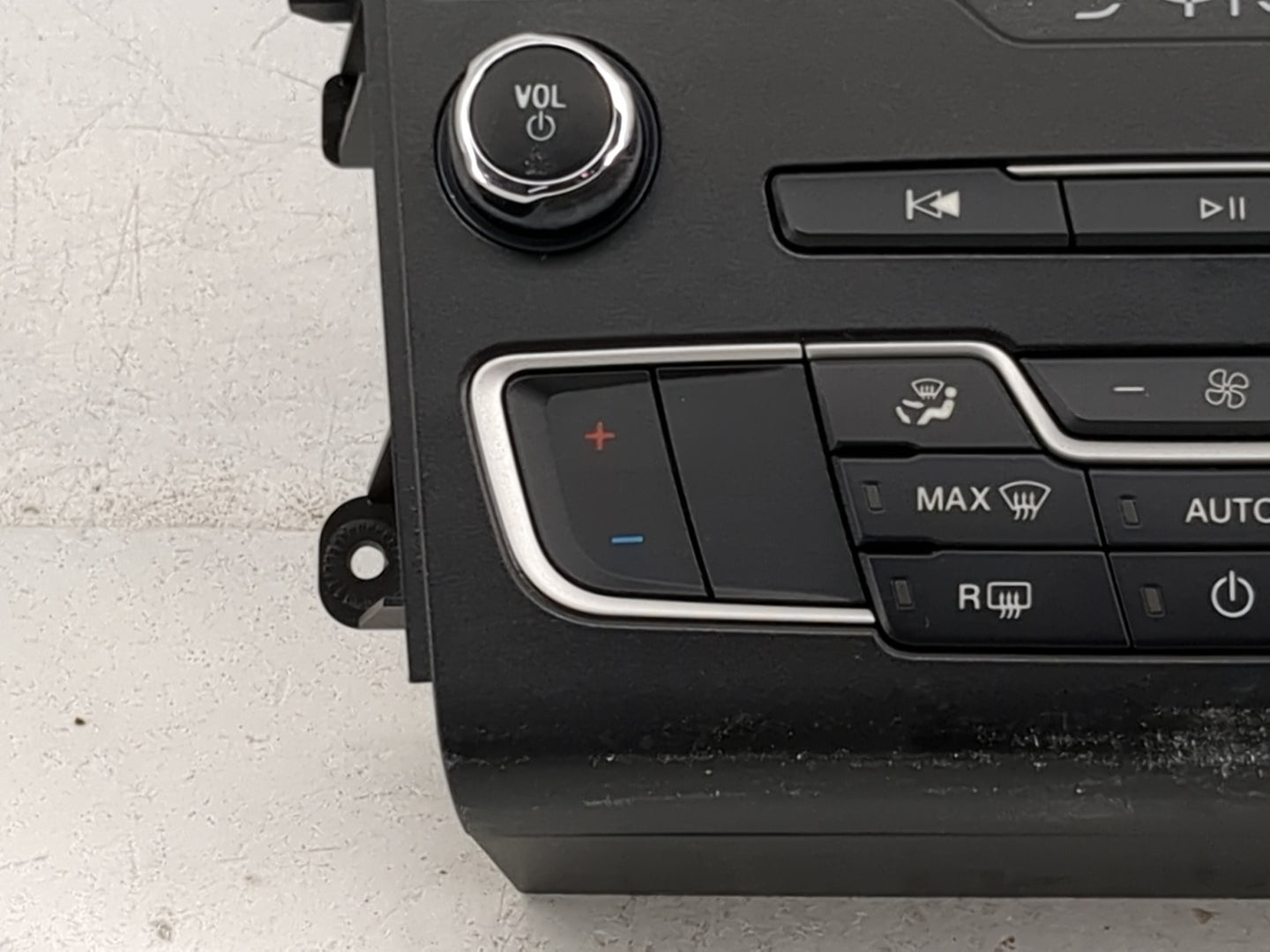 2017-2020 Ford Fusion Radio Control Panel 1481627 - Oemusedautoparts1.com