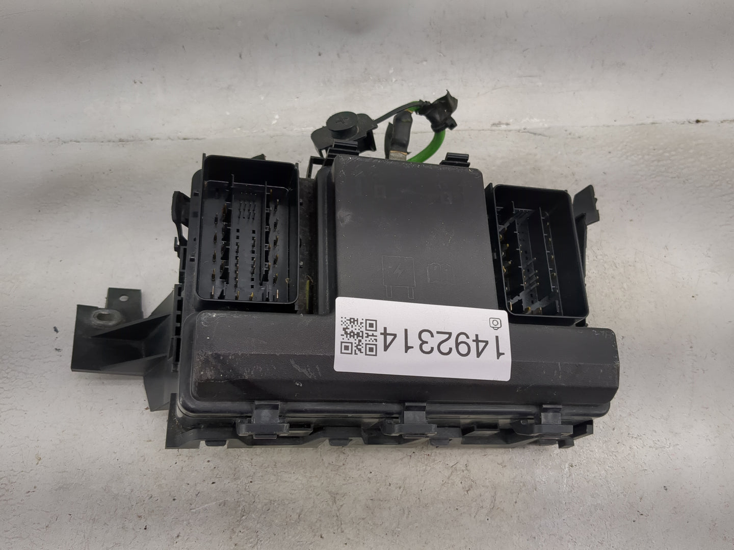2017-2020 Ford Fusion Fusebox Fuse Box Panel Relay Module P/N:G2GT14A075AA GU5T-14B192-GA Fits Fits 2017 2018 2019 2020 OEM 