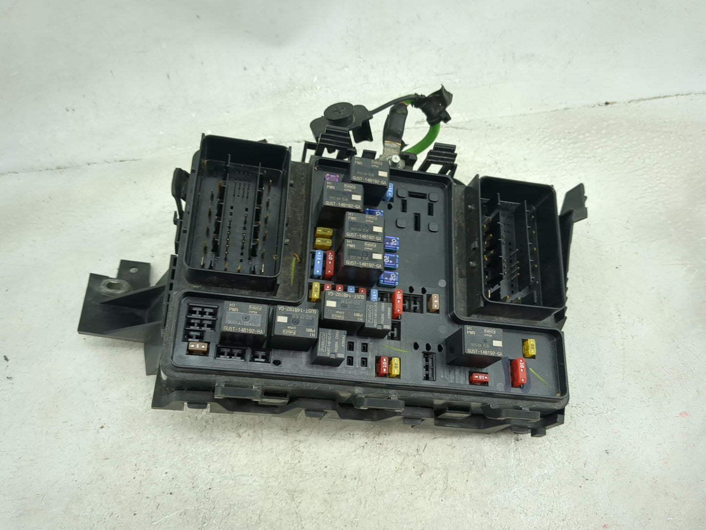 2017-2020 Ford Fusion Fusebox Fuse Box Panel Relay Module P/N:G2GT14A075AA GU5T-14B192-GA Fits Fits 2017 2018 2019 2020 OEM 