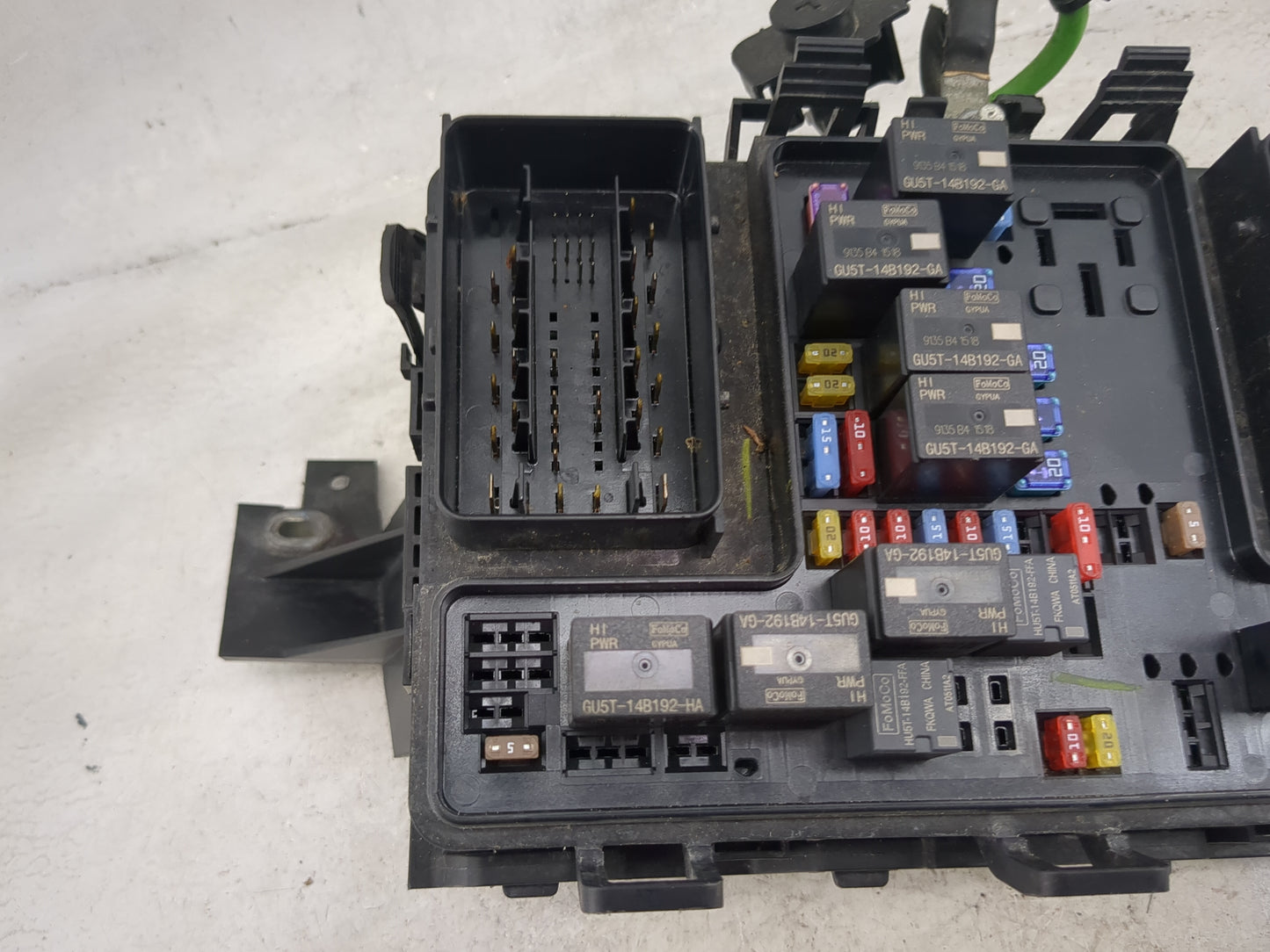 2017-2020 Ford Fusion Fusebox Fuse Box Panel Relay Module P/N:G2GT14A075AA GU5T-14B192-GA Fits Fits 2017 2018 2019 2020 OEM 