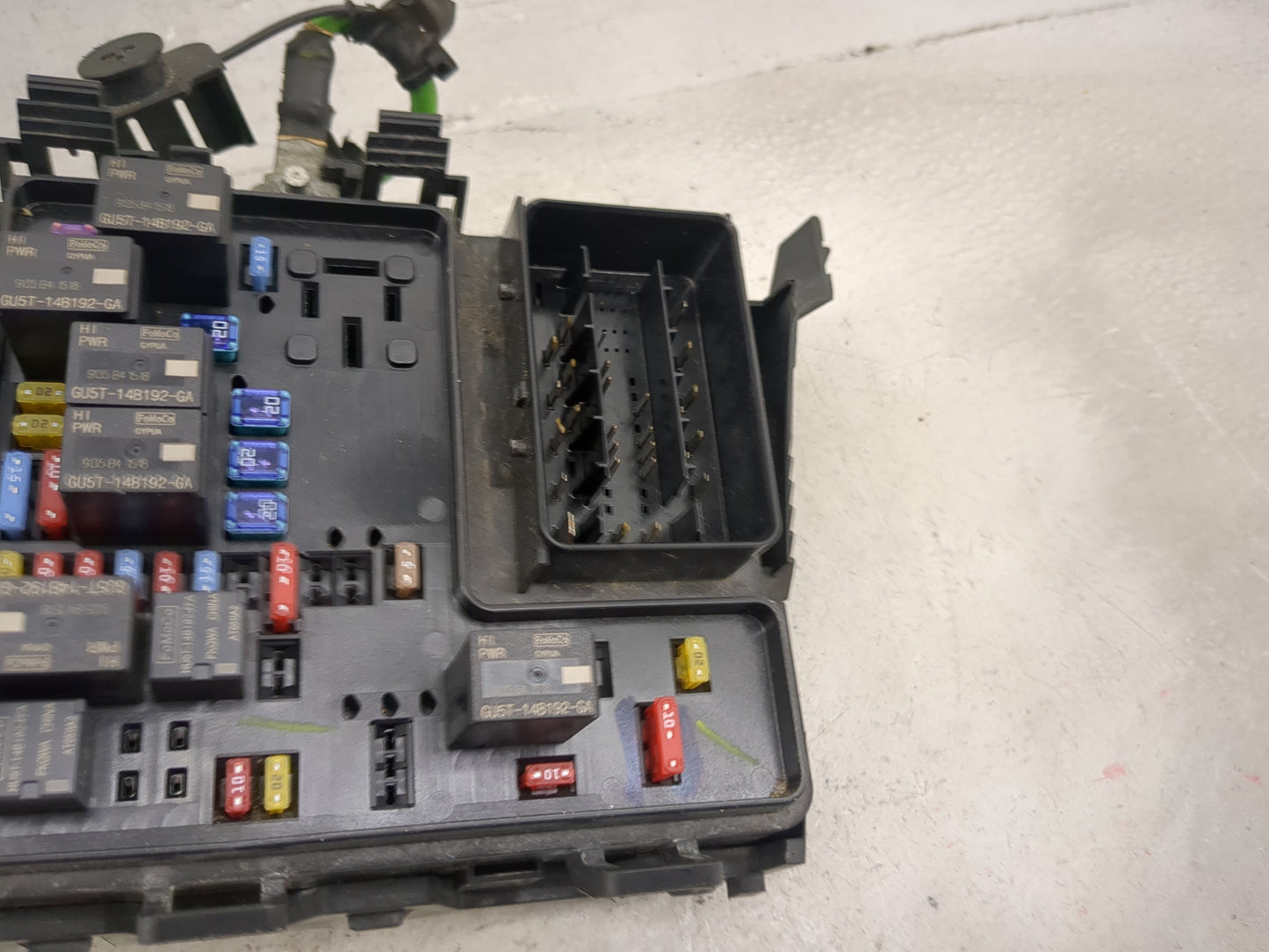2017-2020 Ford Fusion Fusebox Fuse Box Panel Relay Module P/N:G2GT14A075AA GU5T-14B192-GA Fits Fits 2017 2018 2019 2020 OEM 