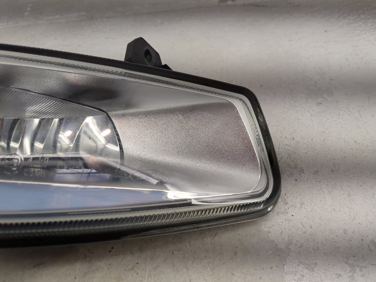 2019-2020 Ford Fusion Driver Left Oem Fog Light Lamp Black - Oemusedautoparts1.com